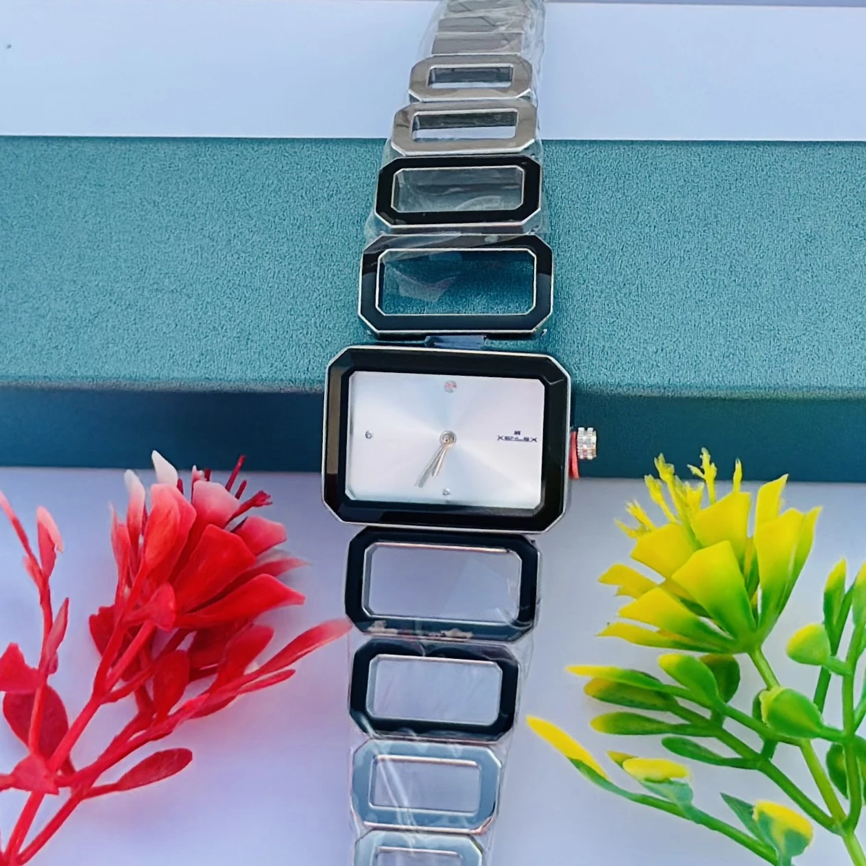 Analog watch For women