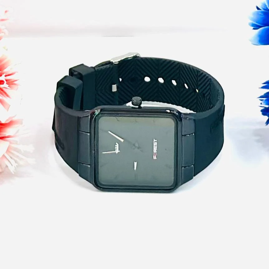 Forest Men's All-Black Analog Watch Round Dial