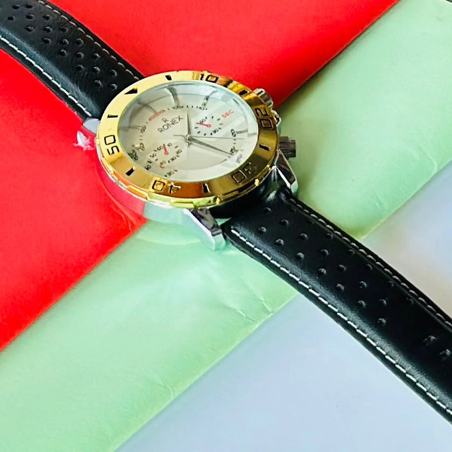 Black analog watch For