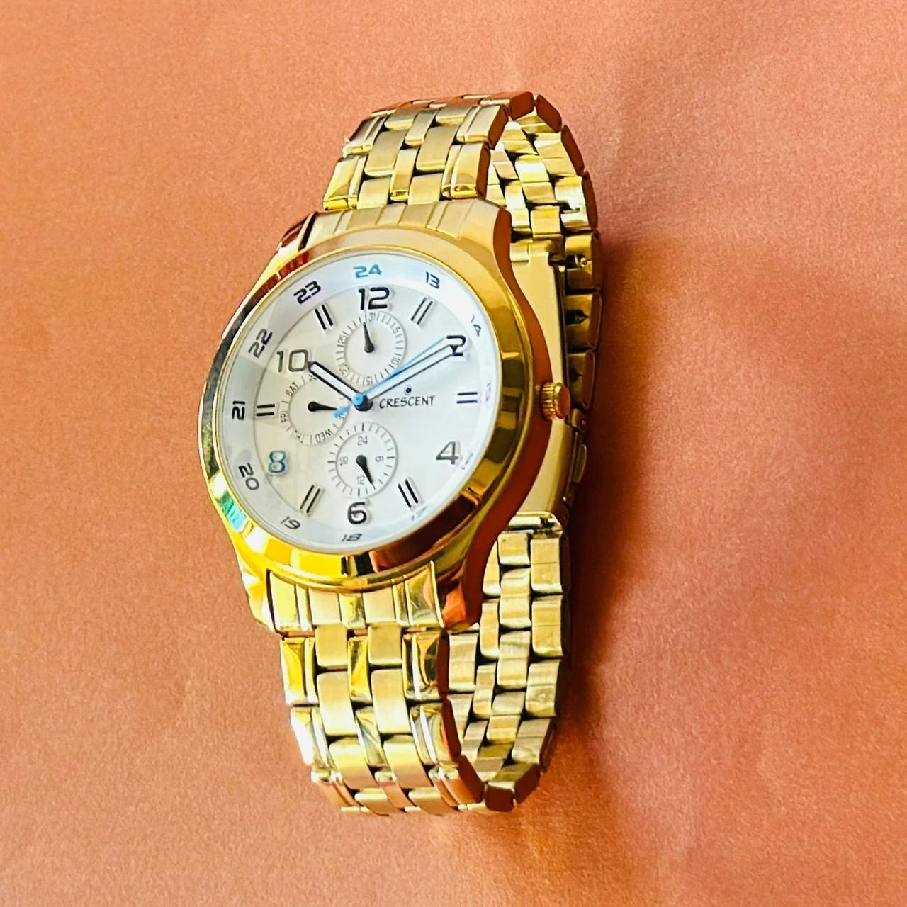Golden Design analog watch