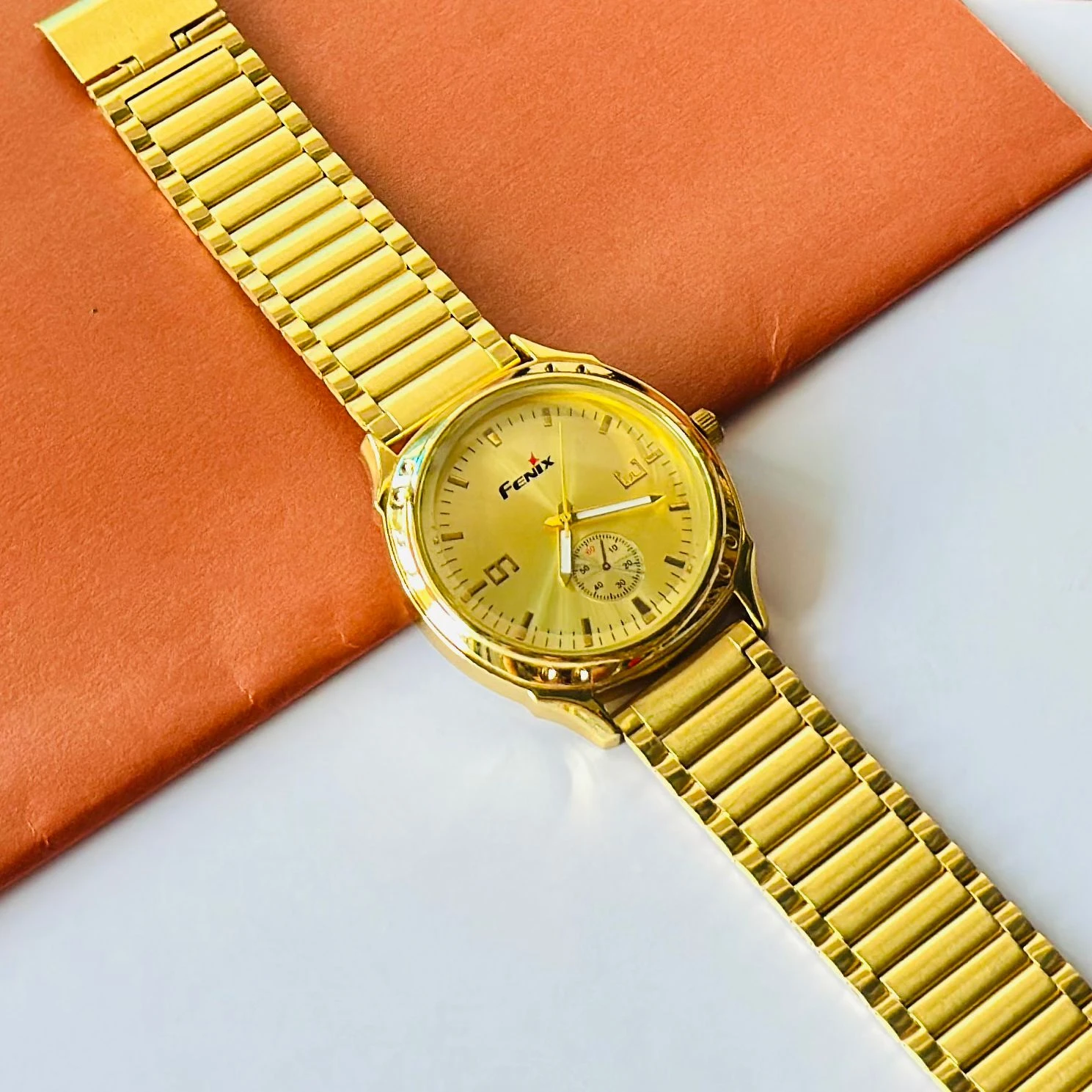 Golden Design analog watch For man’s