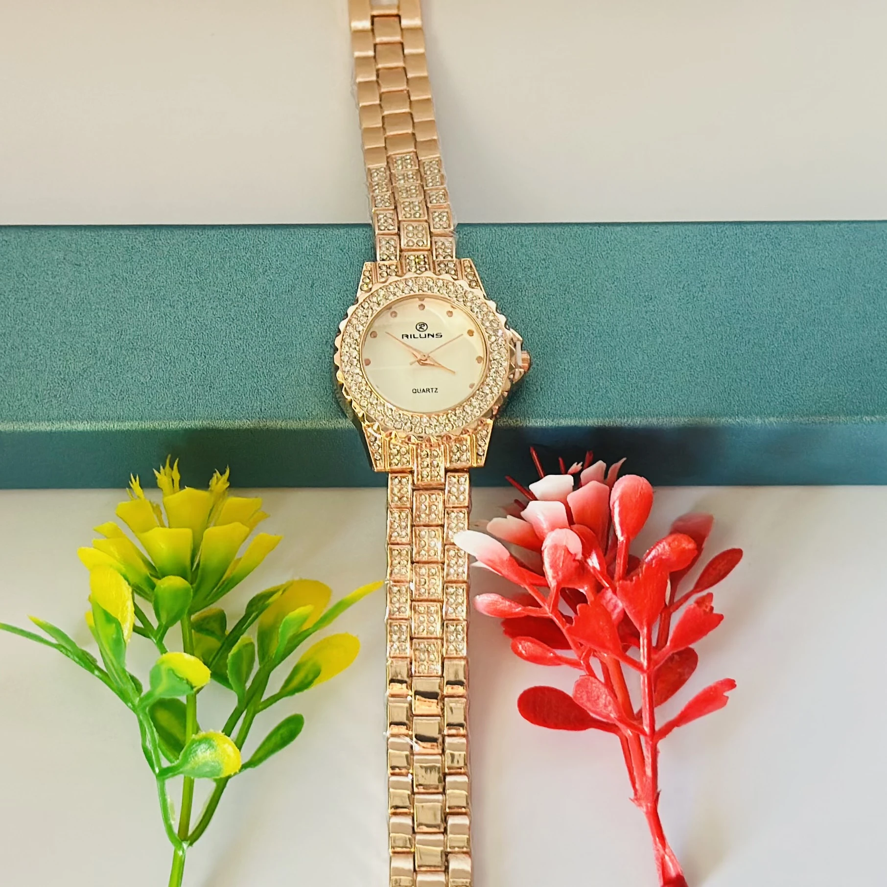 Fashion analog women's watch