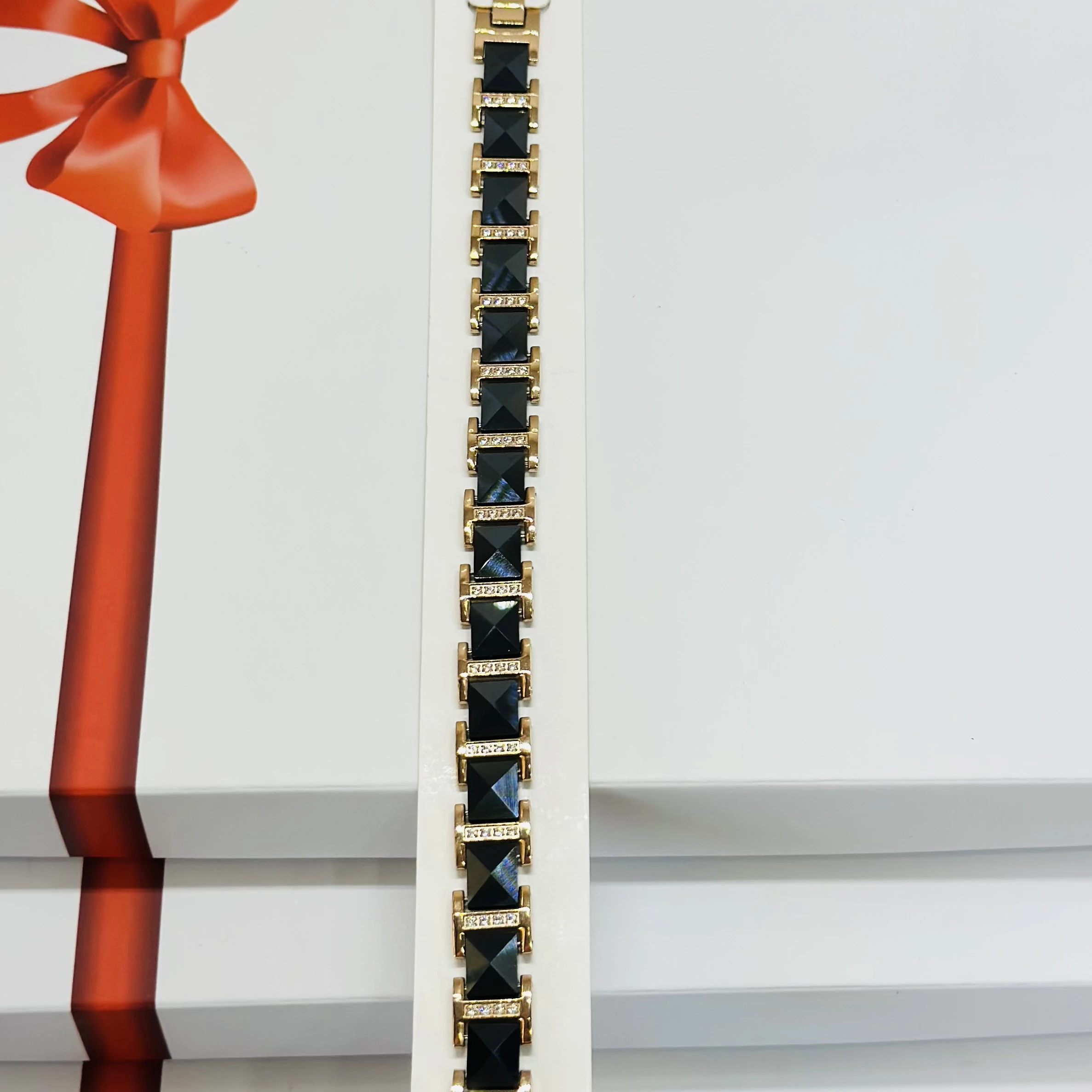 Gold bracelet with Diamonds