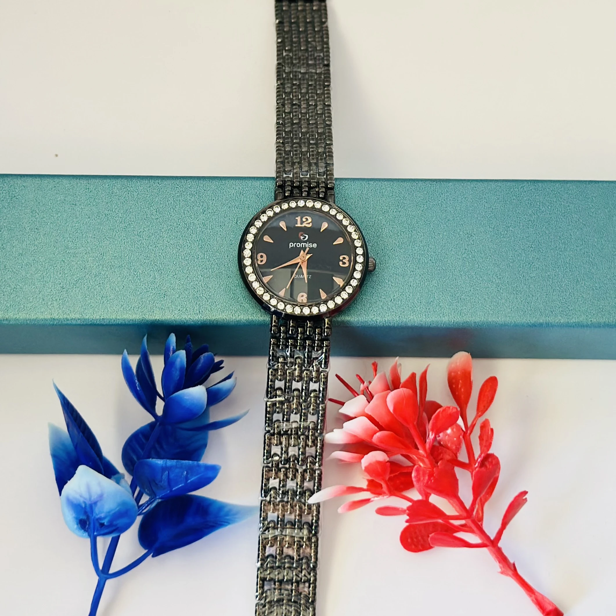 Black metal analogue watch