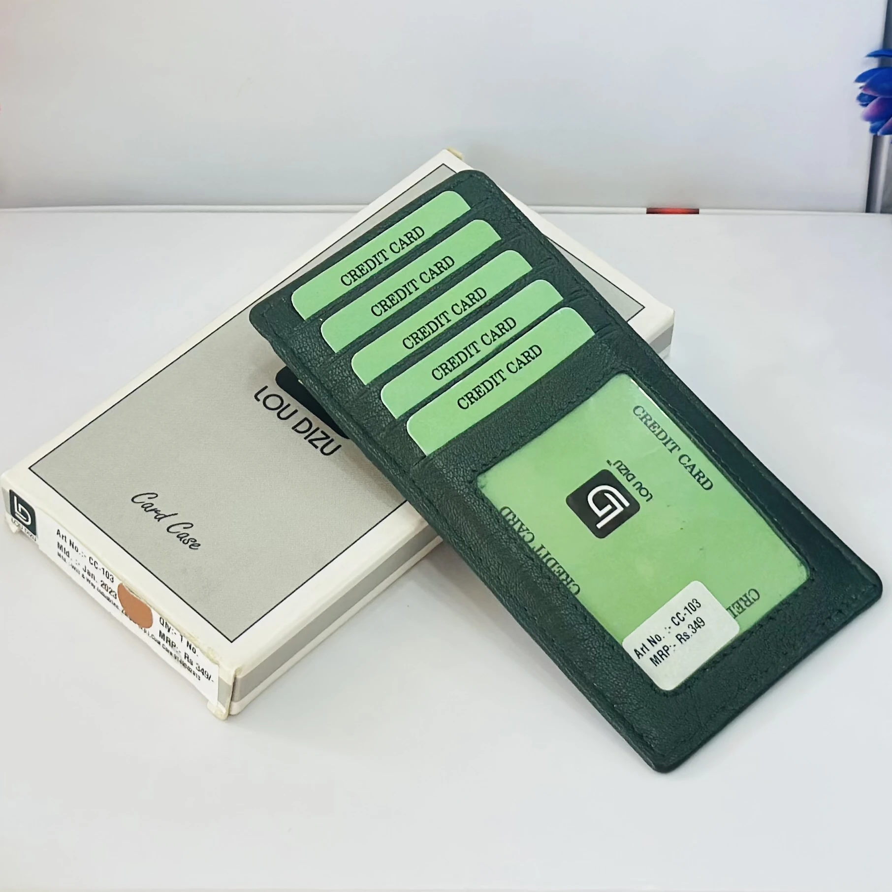 Lou Dizu genuine leather RFID card case in green.