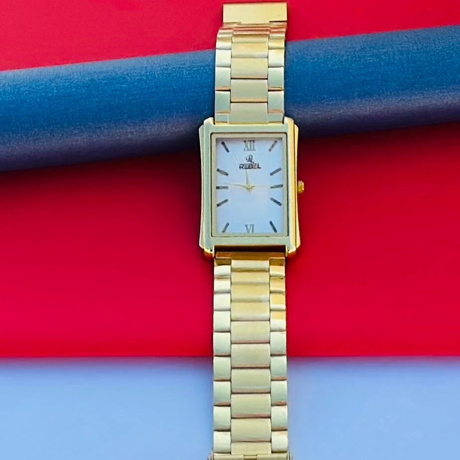 Golden Design analog watch