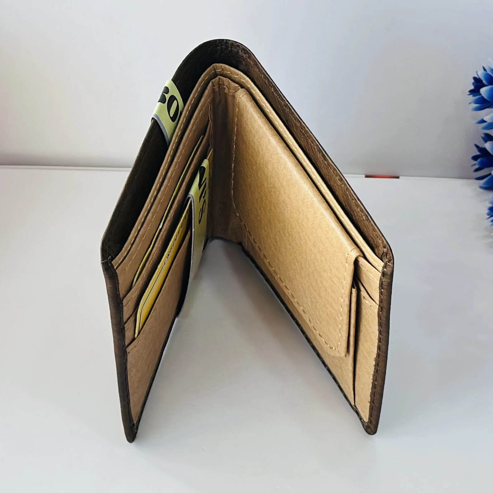 BOVIS TRENDY LEATHER WALLET IN UNIQUE COLOUR