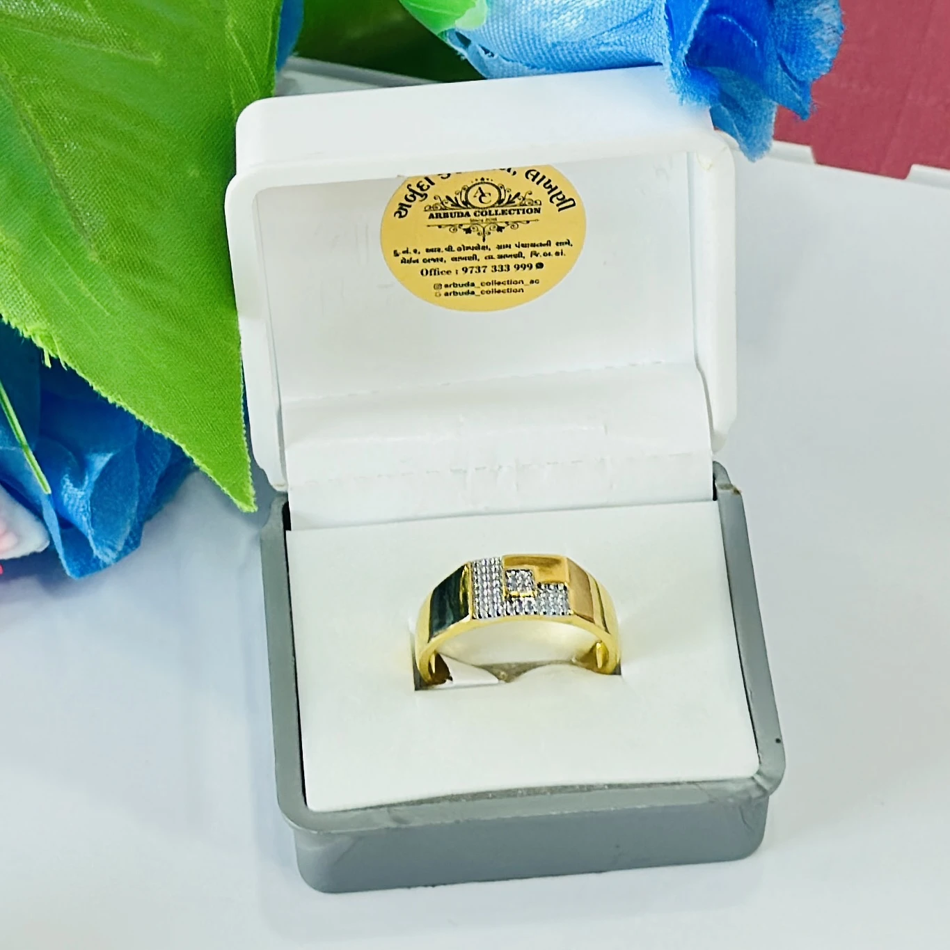 Gold and diamond men's ring