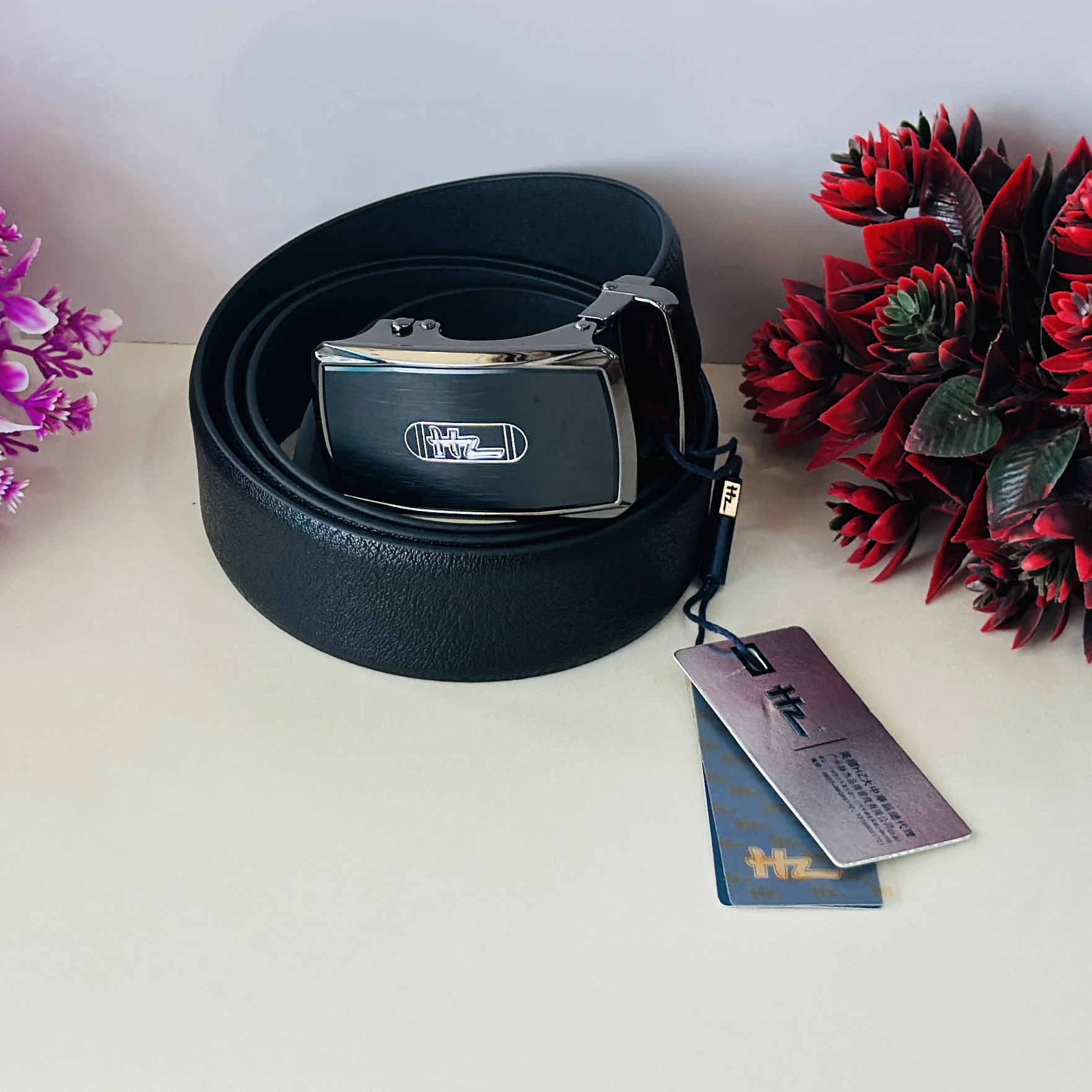 Black leather auto-lock buckle belt