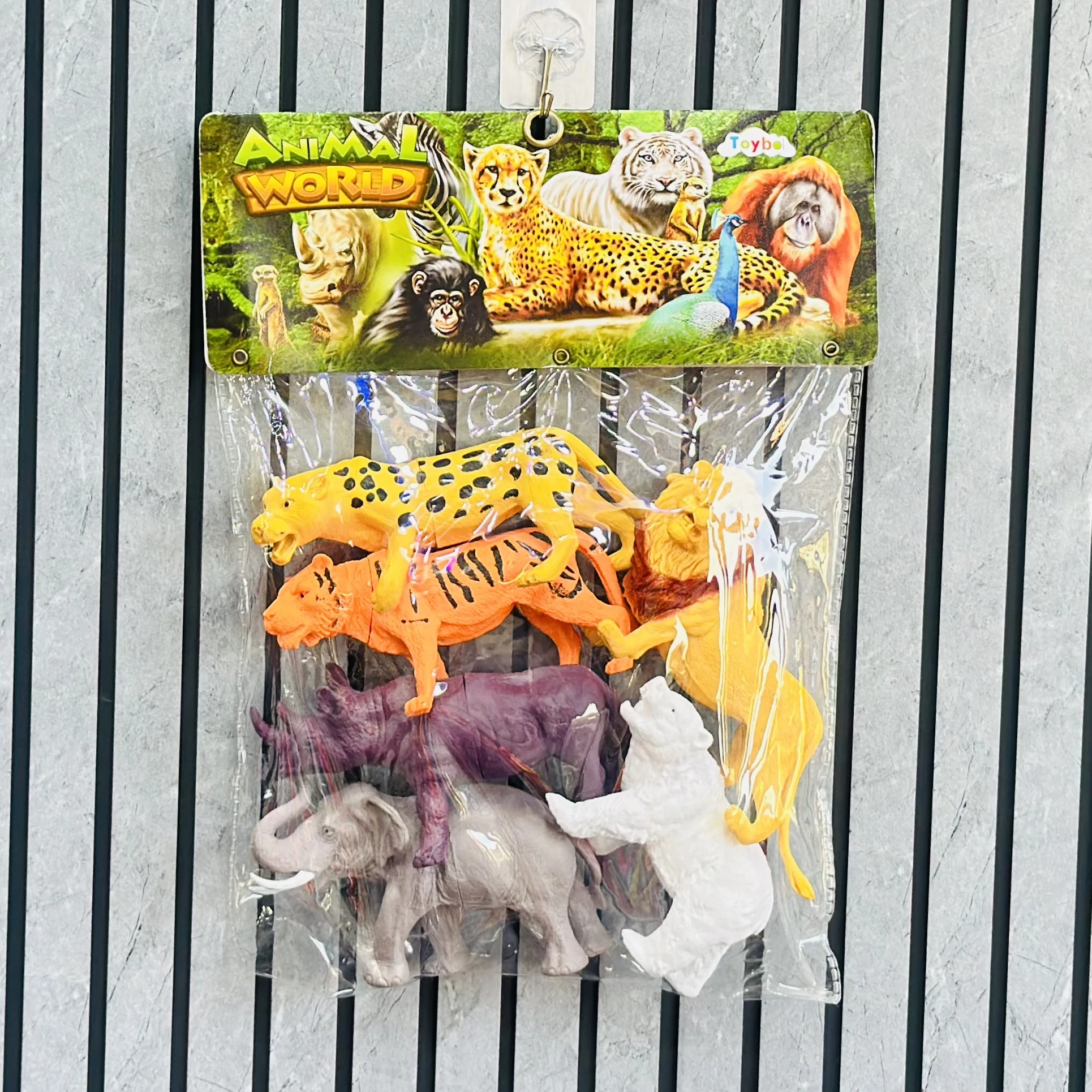 Toy Box Jungle Animals 16 Pieces Set