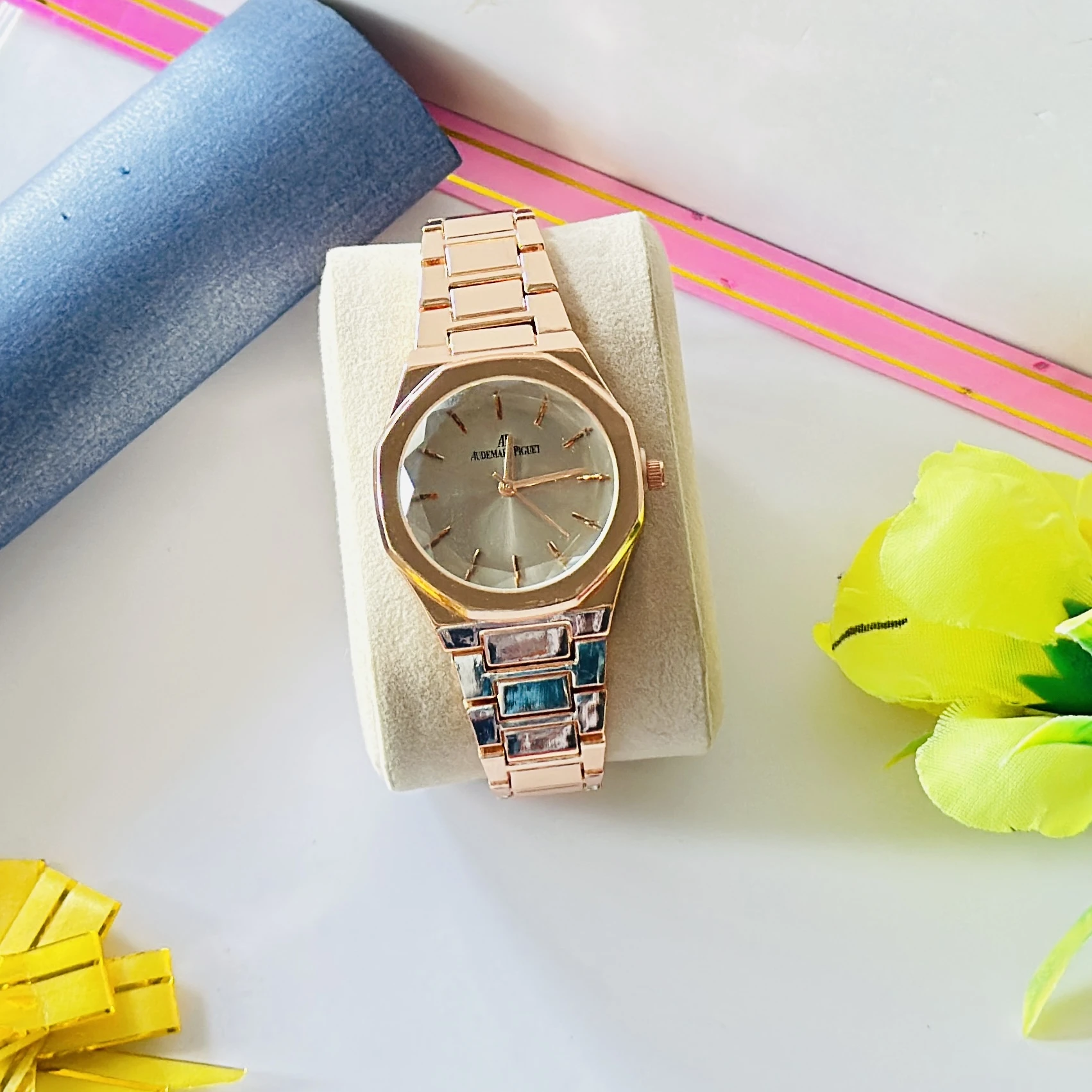 Analogue watch for girls