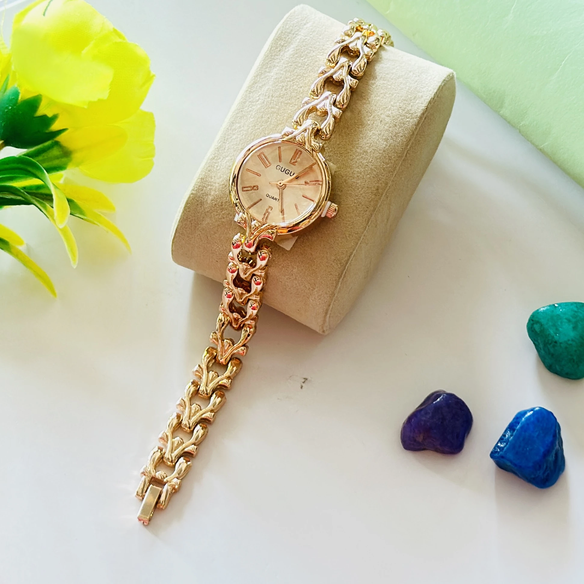 Analogue watch for girls