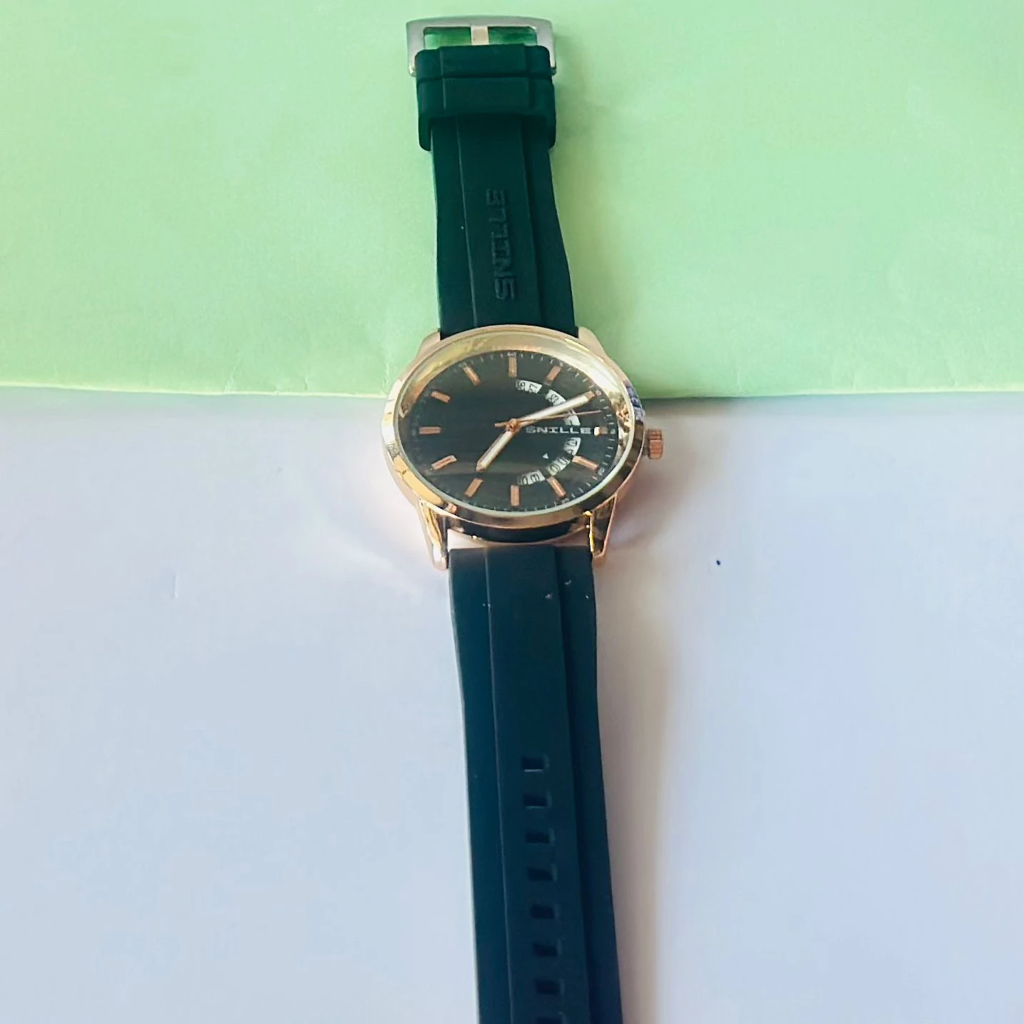 SNILLE Premium Quartz analog watch