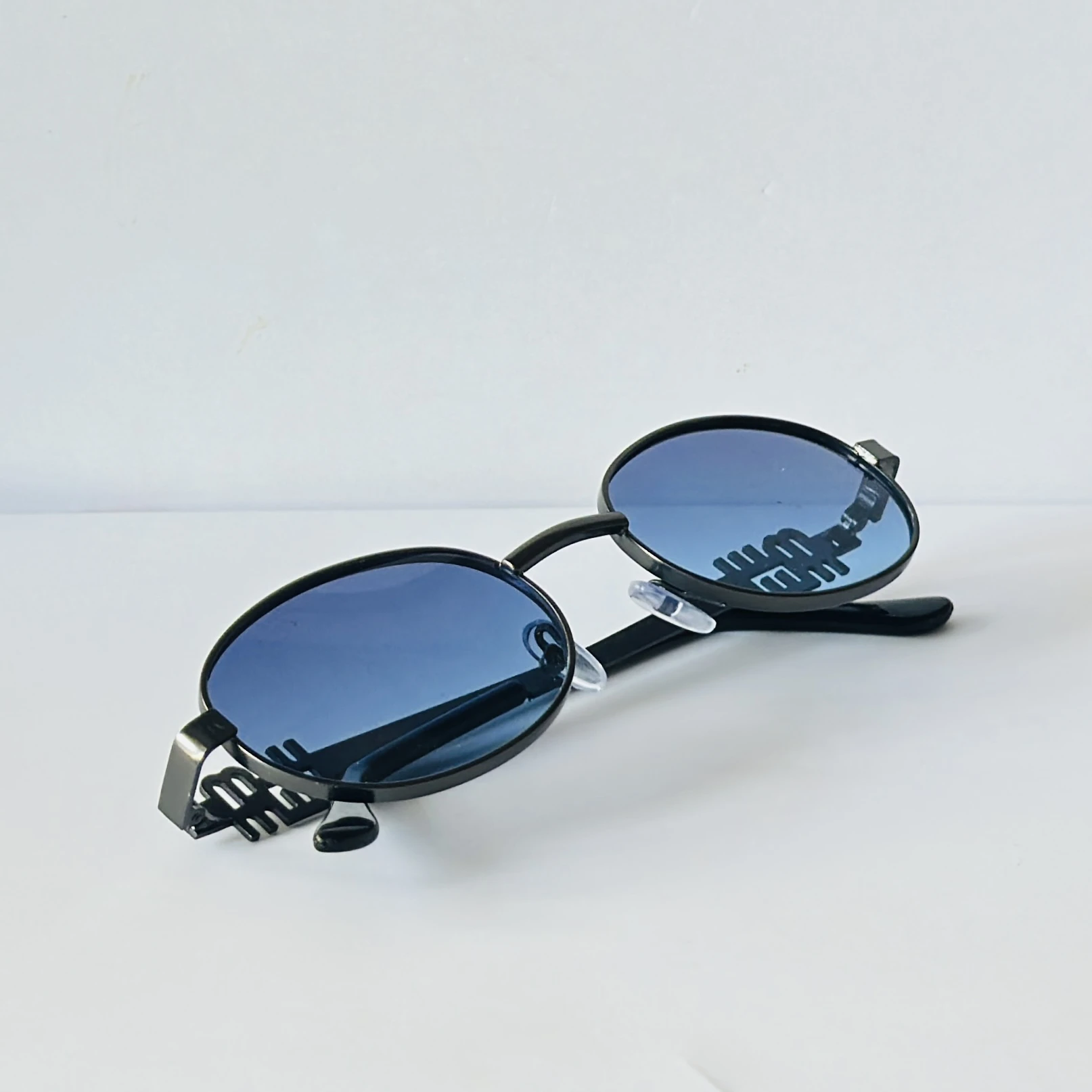 vintage Matrix-style slim oval metal frames