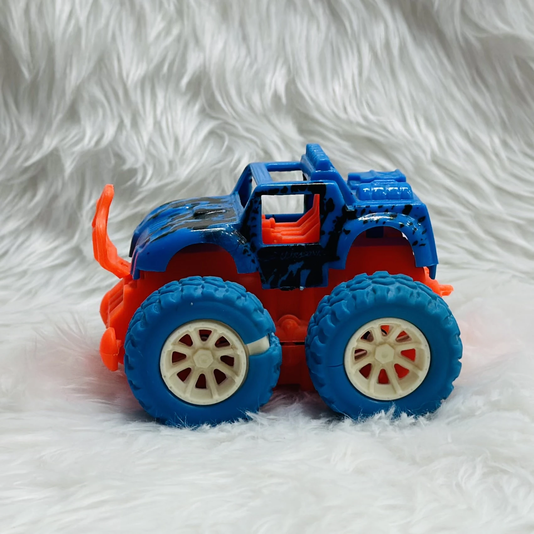 Jetoyni Monster Truck toy
