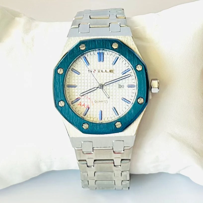 Snille's stylish men's metal chain watches