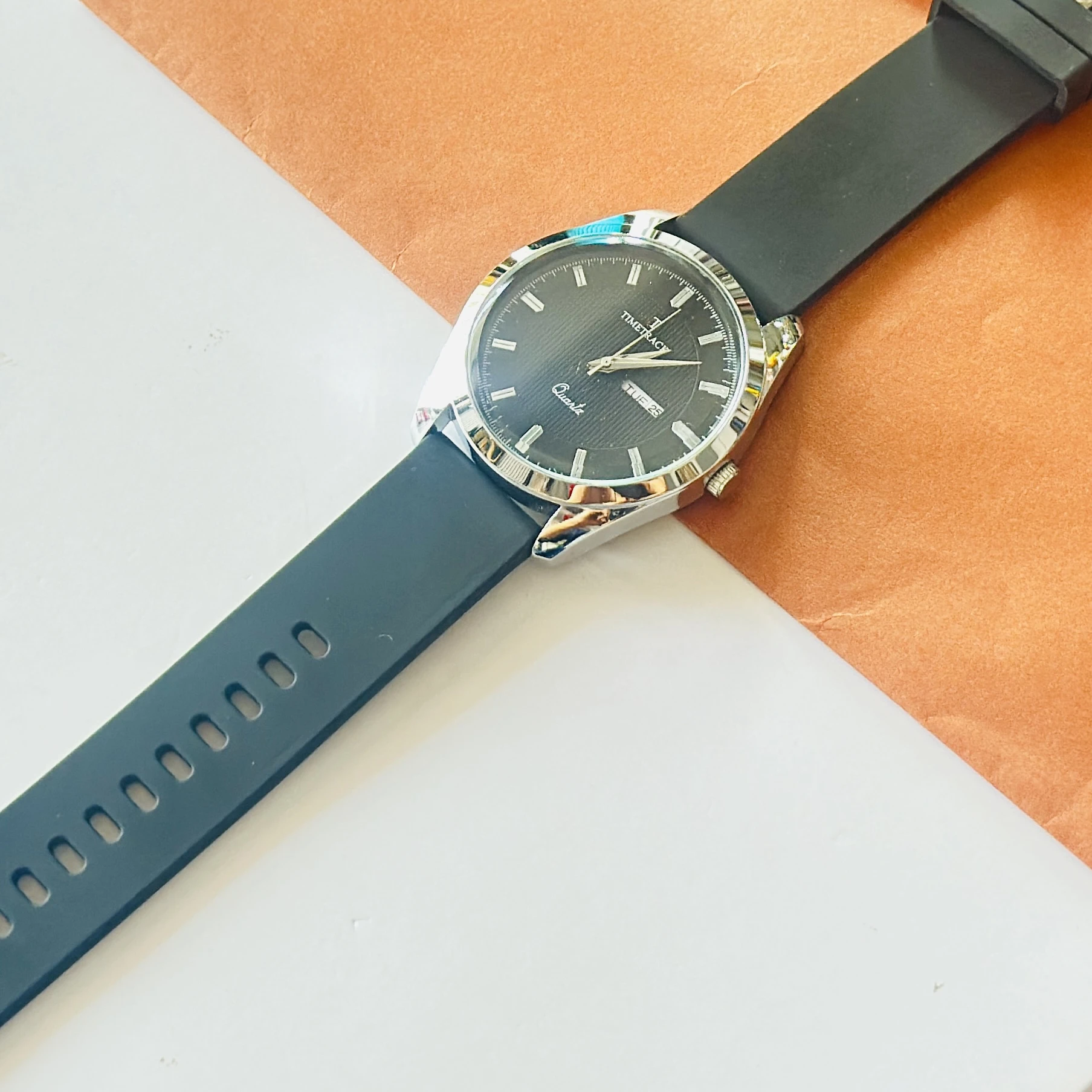 TIMETRACK quartz analog wristwatch