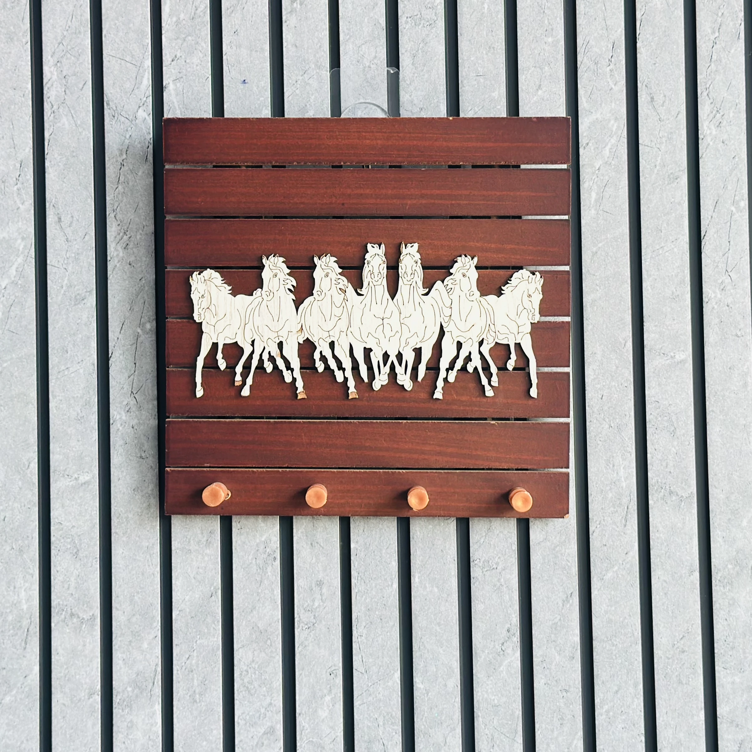 Wooden key holder (SKU-H12OGQ)