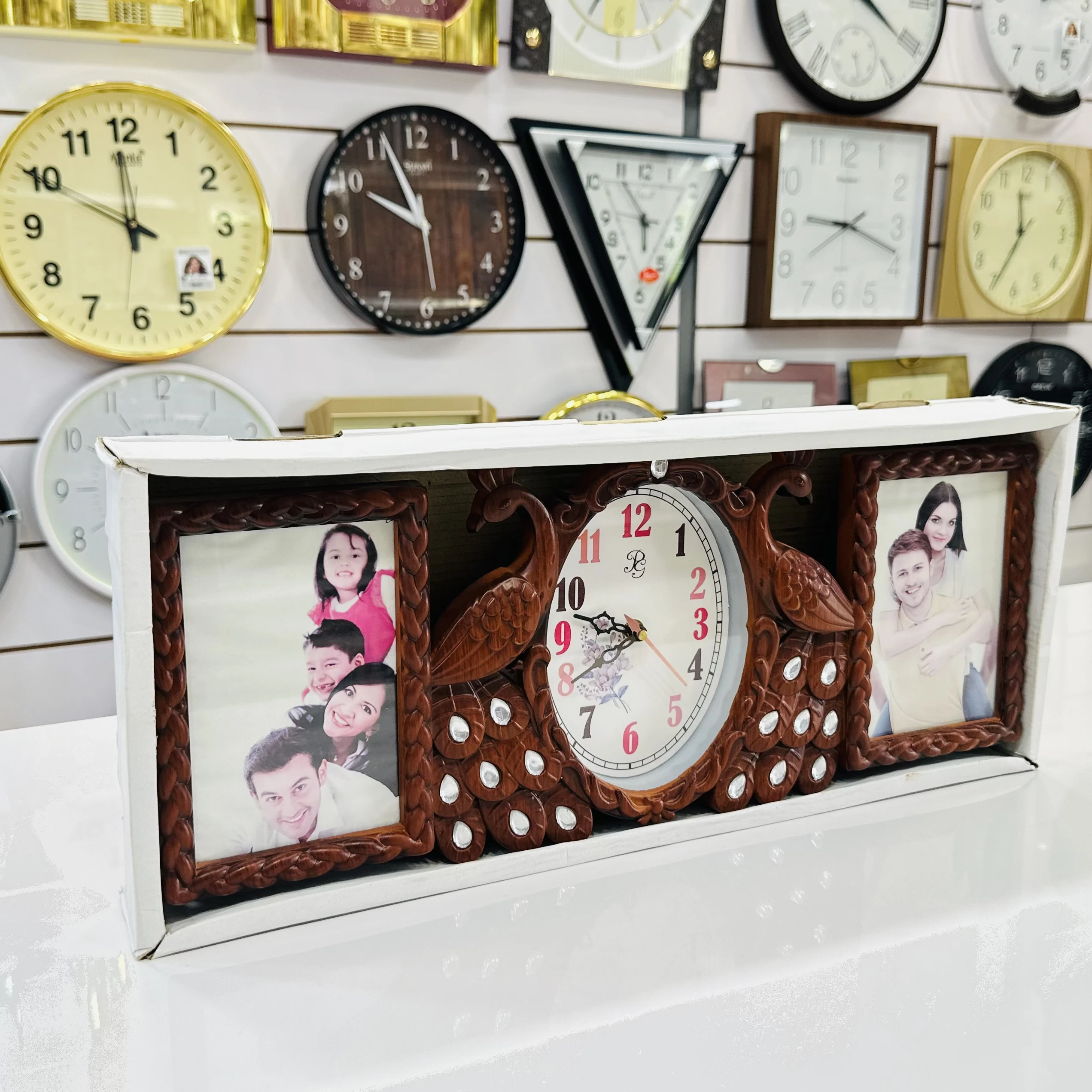 Photo frame with wall clock (SKU-QF5P07)