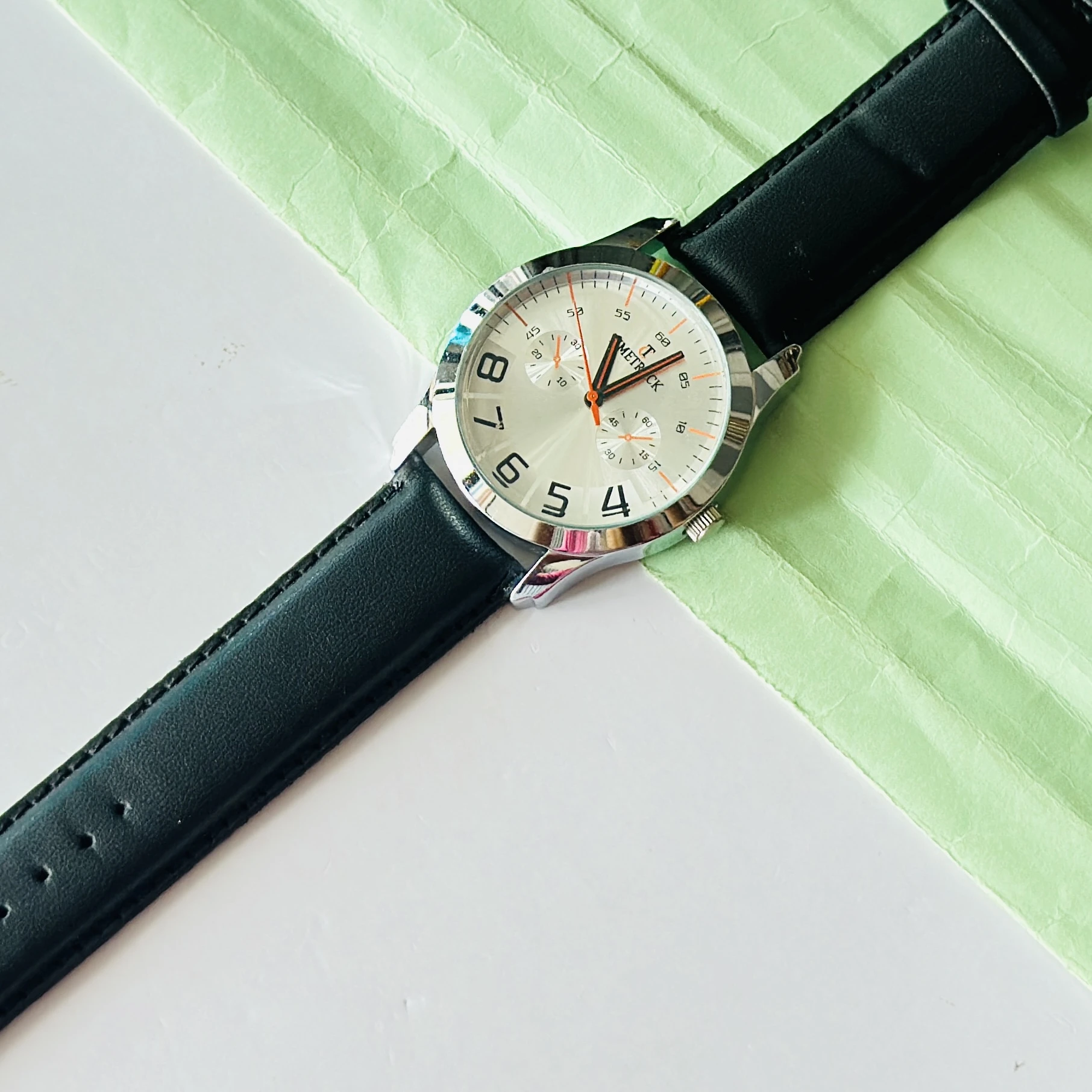 Quartz analog Watch for guy’s