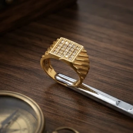 Gold plated men's statement ring
