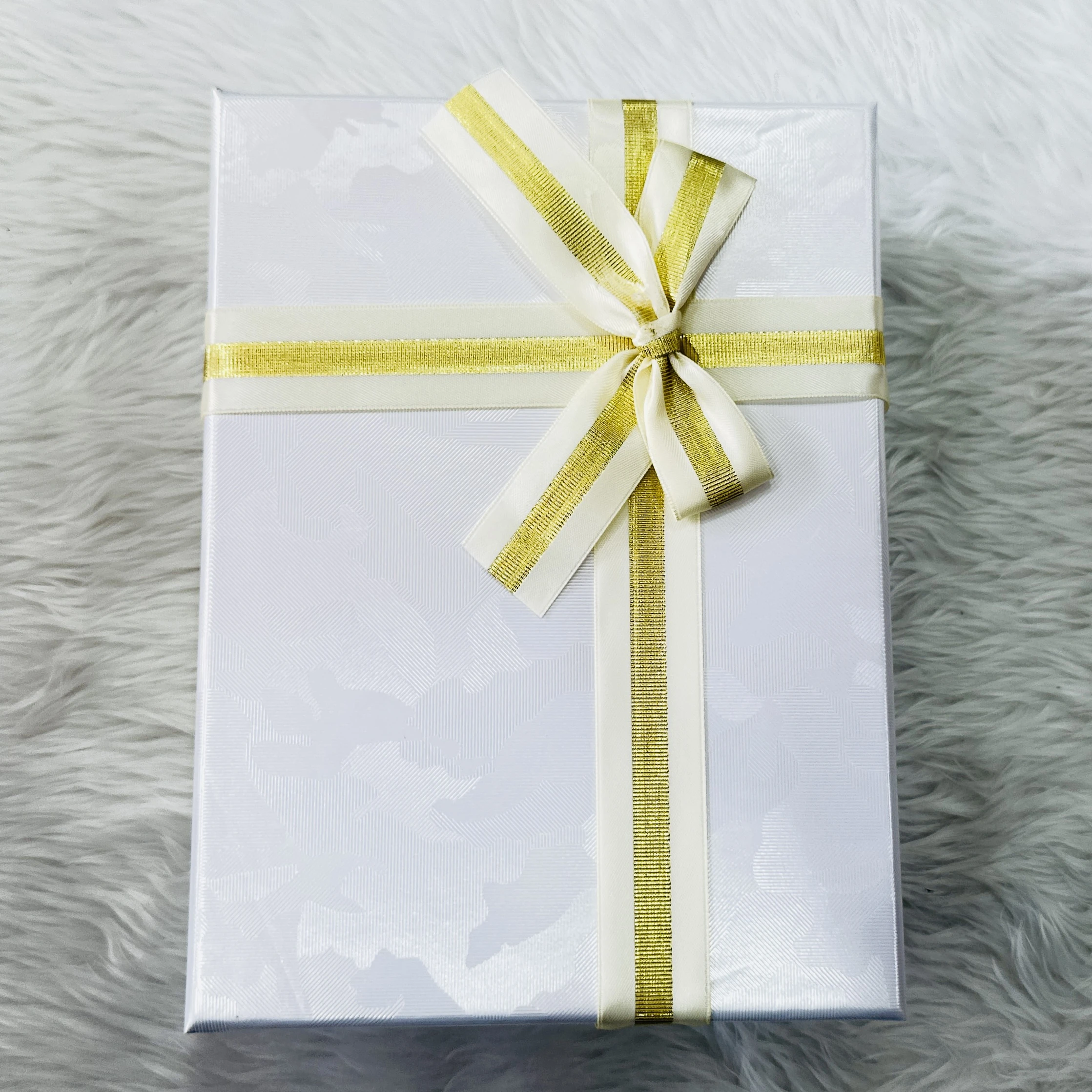 White Gift Box (Size 10/8)