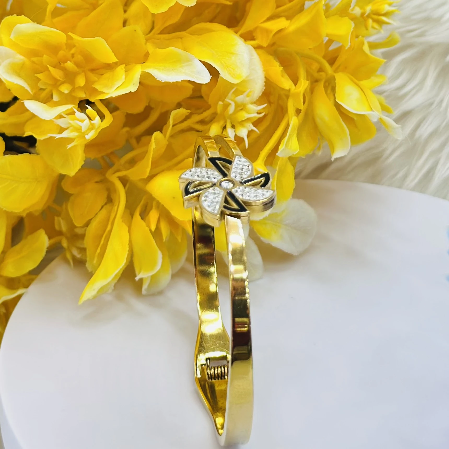 Gold plated Breslet