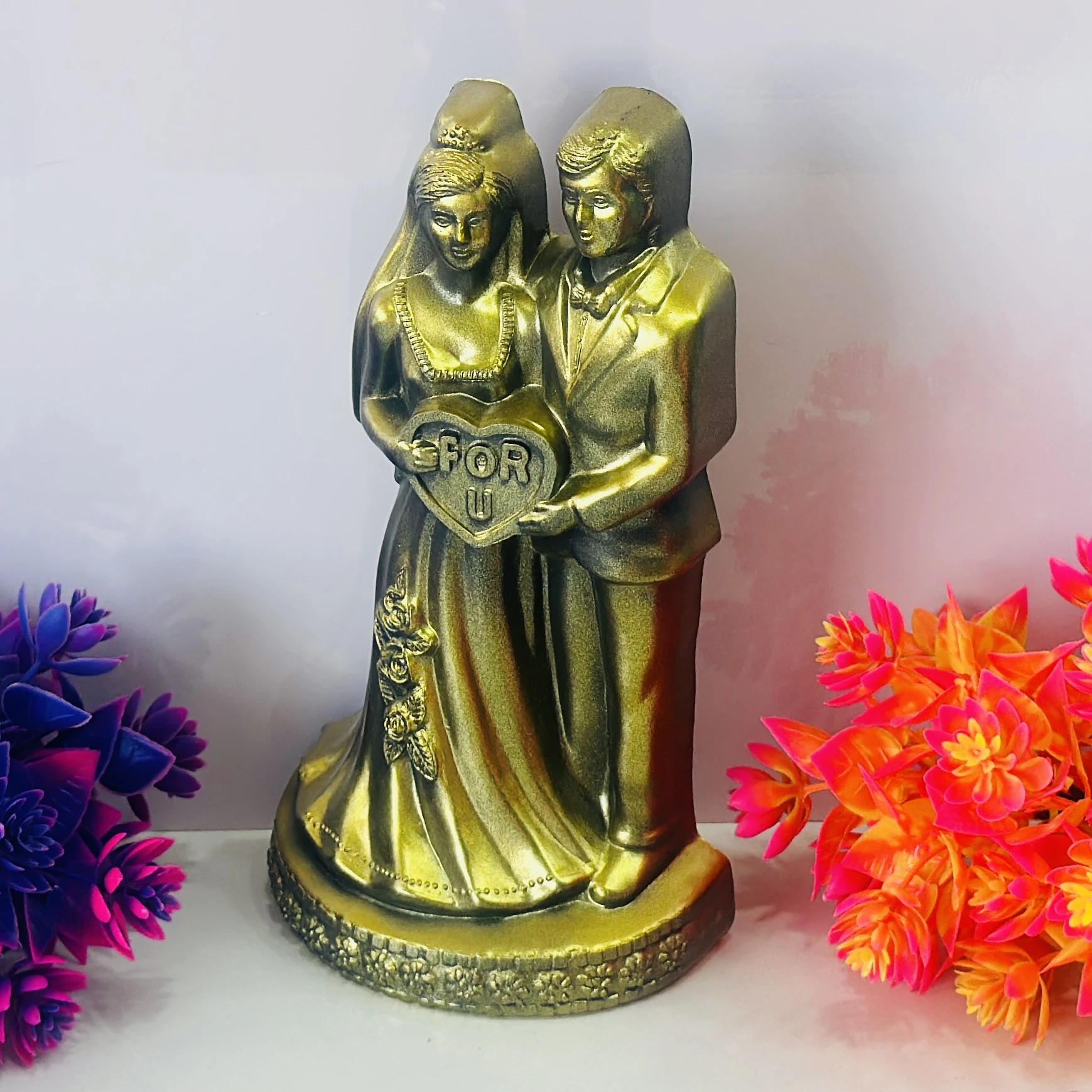 polyresin love couple showpiece statue