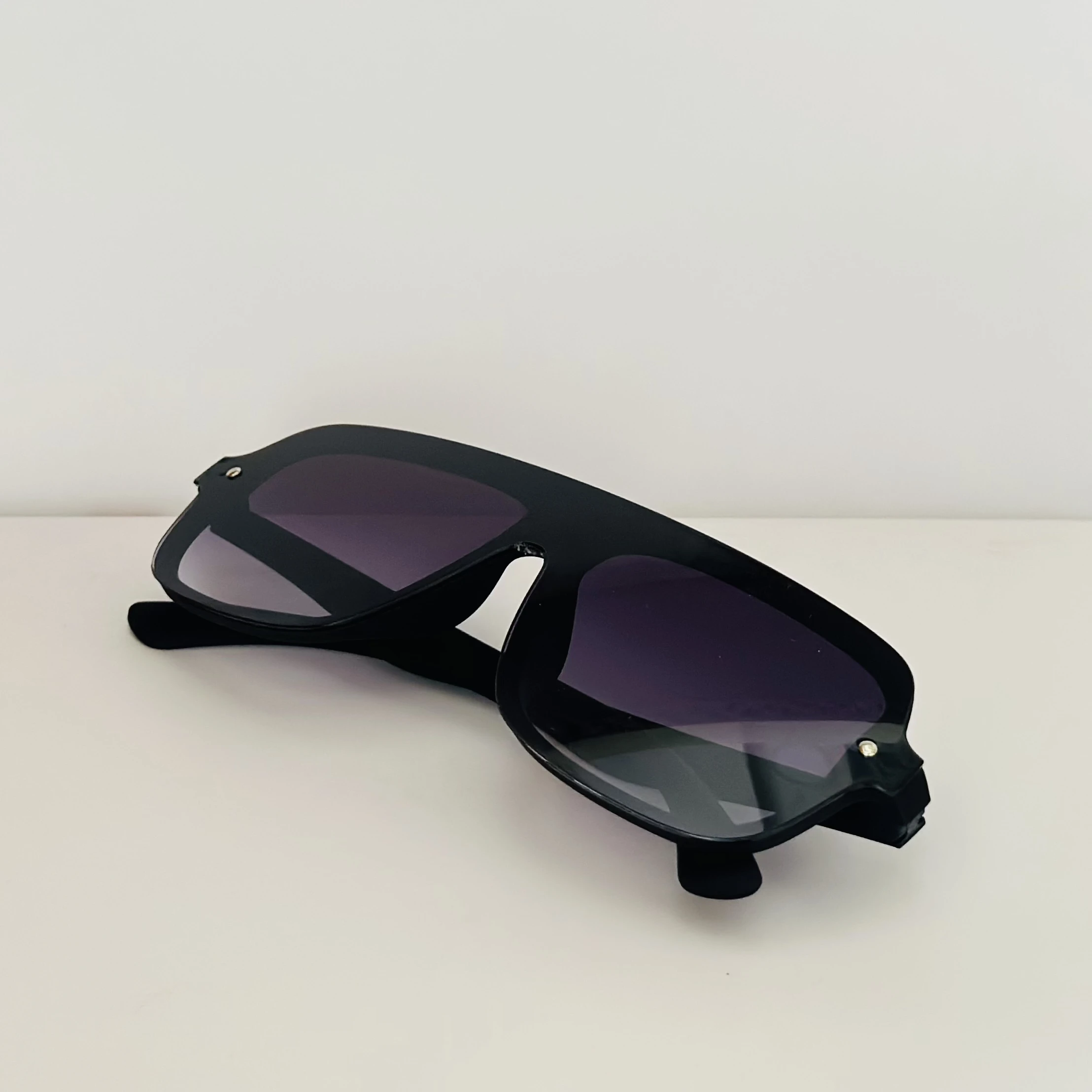 Clark n' Palmer black aviator-style sunglasses