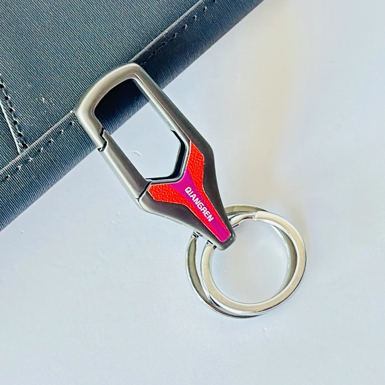 Omuda brand valet keychain