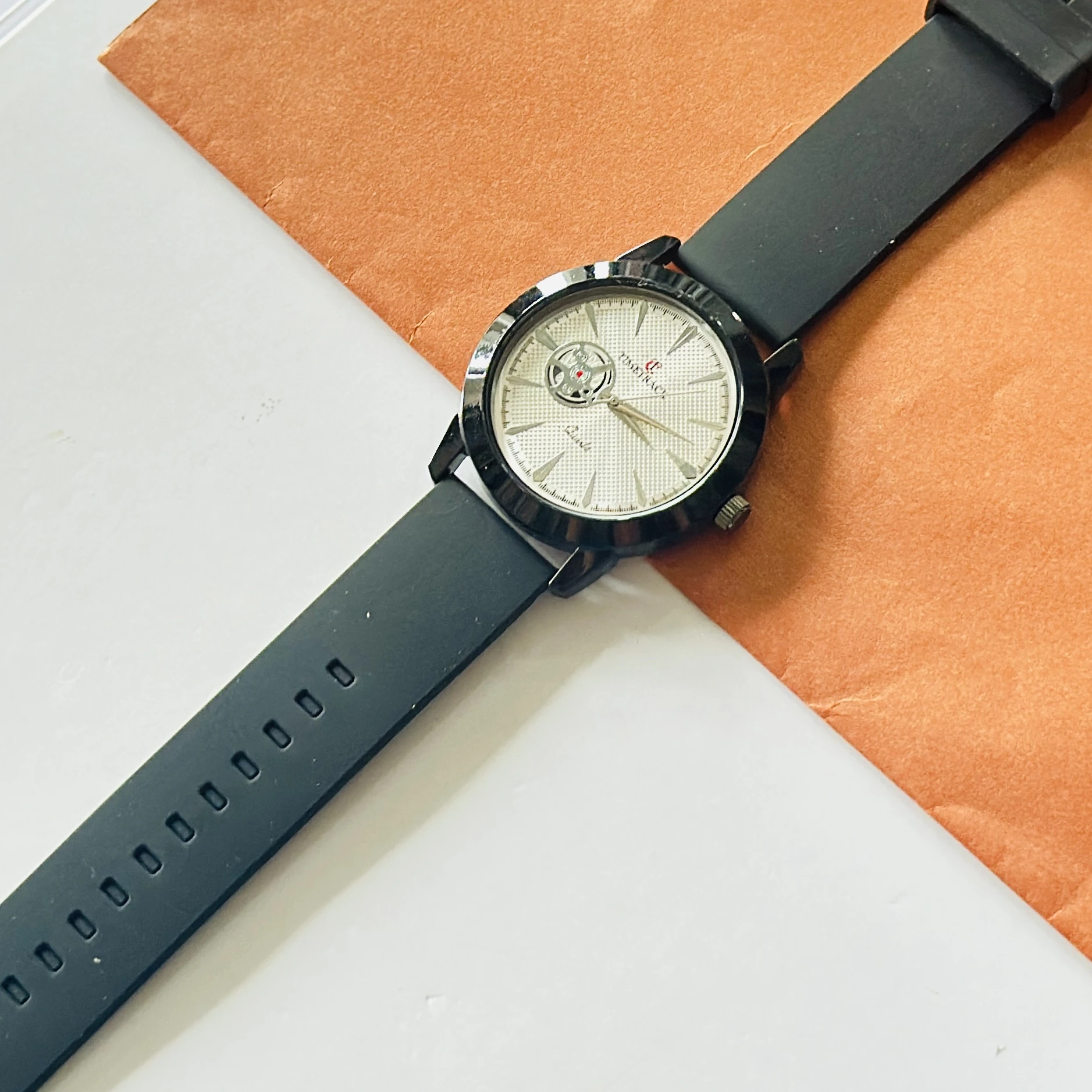 Timetrack quartz analog watch