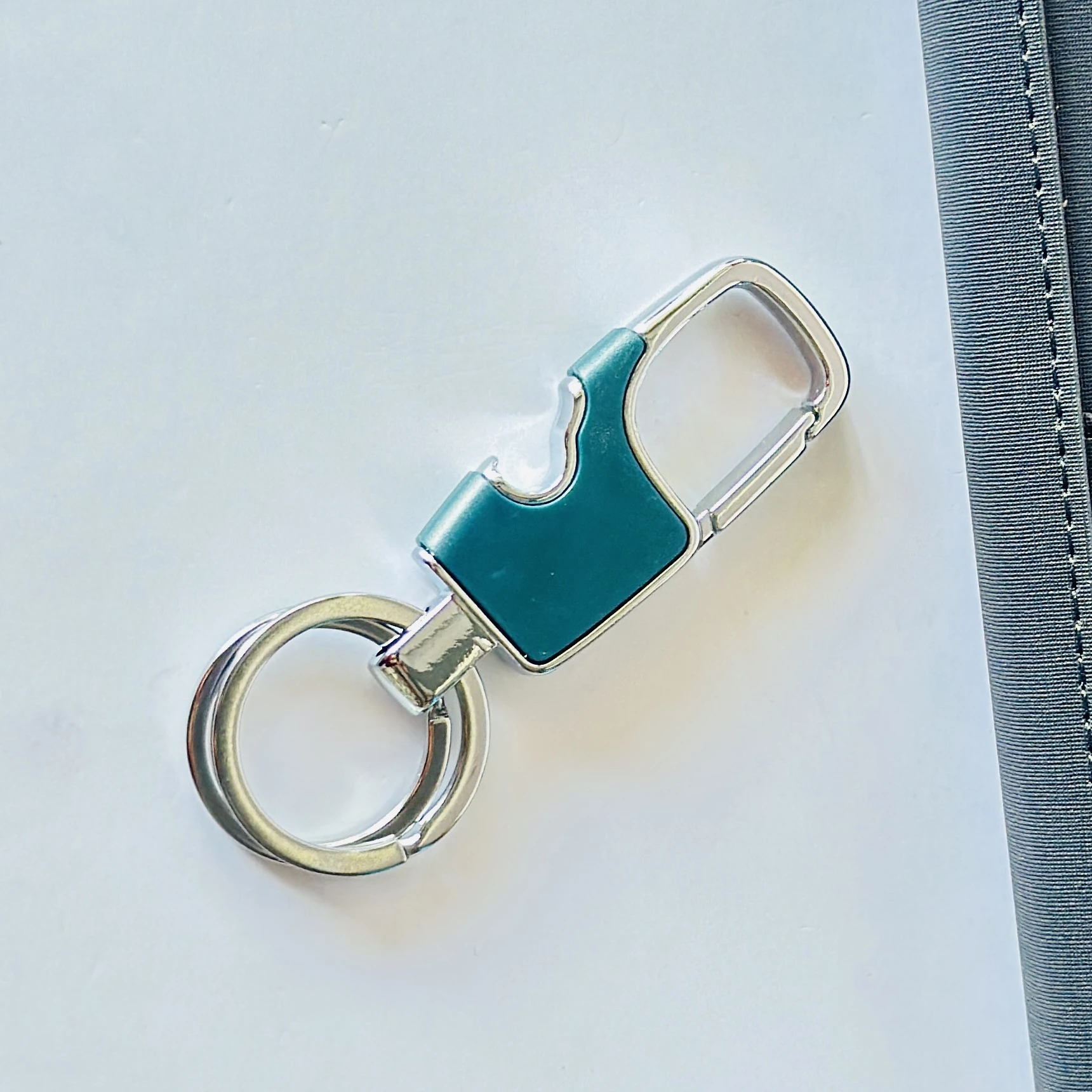 zinc alloy carabiner keychain