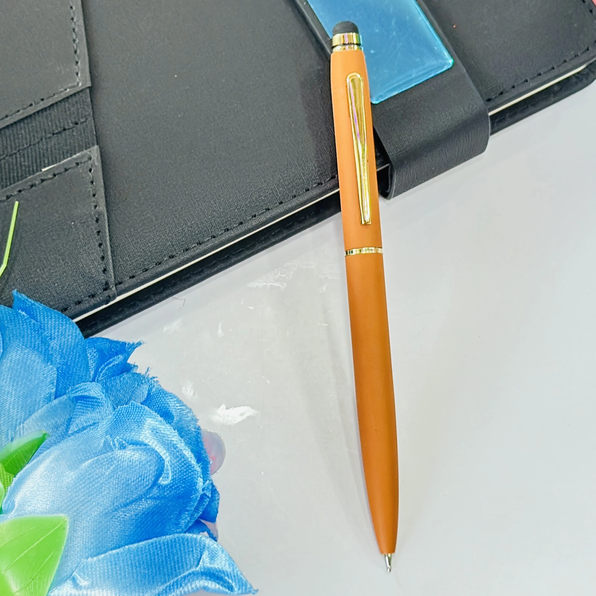Anterique ballpoint pen in the color Pure Orange.