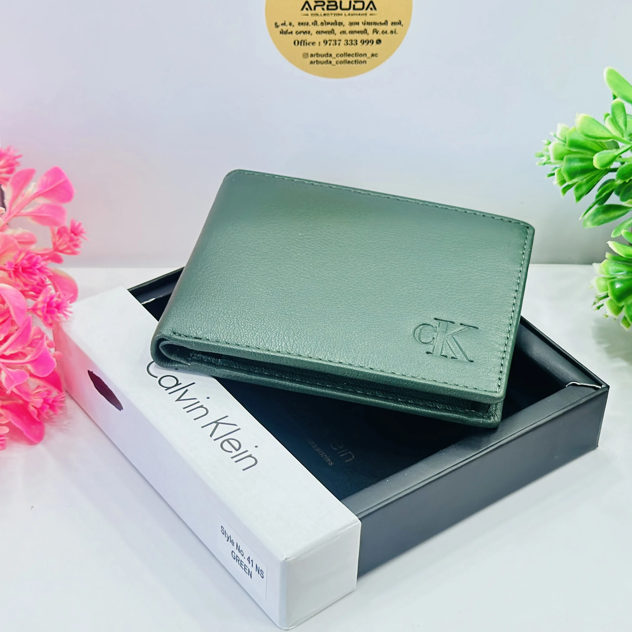 Calvin Klein green bifold leather wallet
