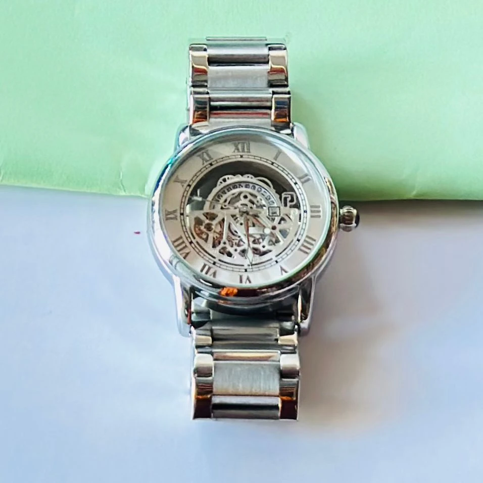 Silver analog watch For man’s
