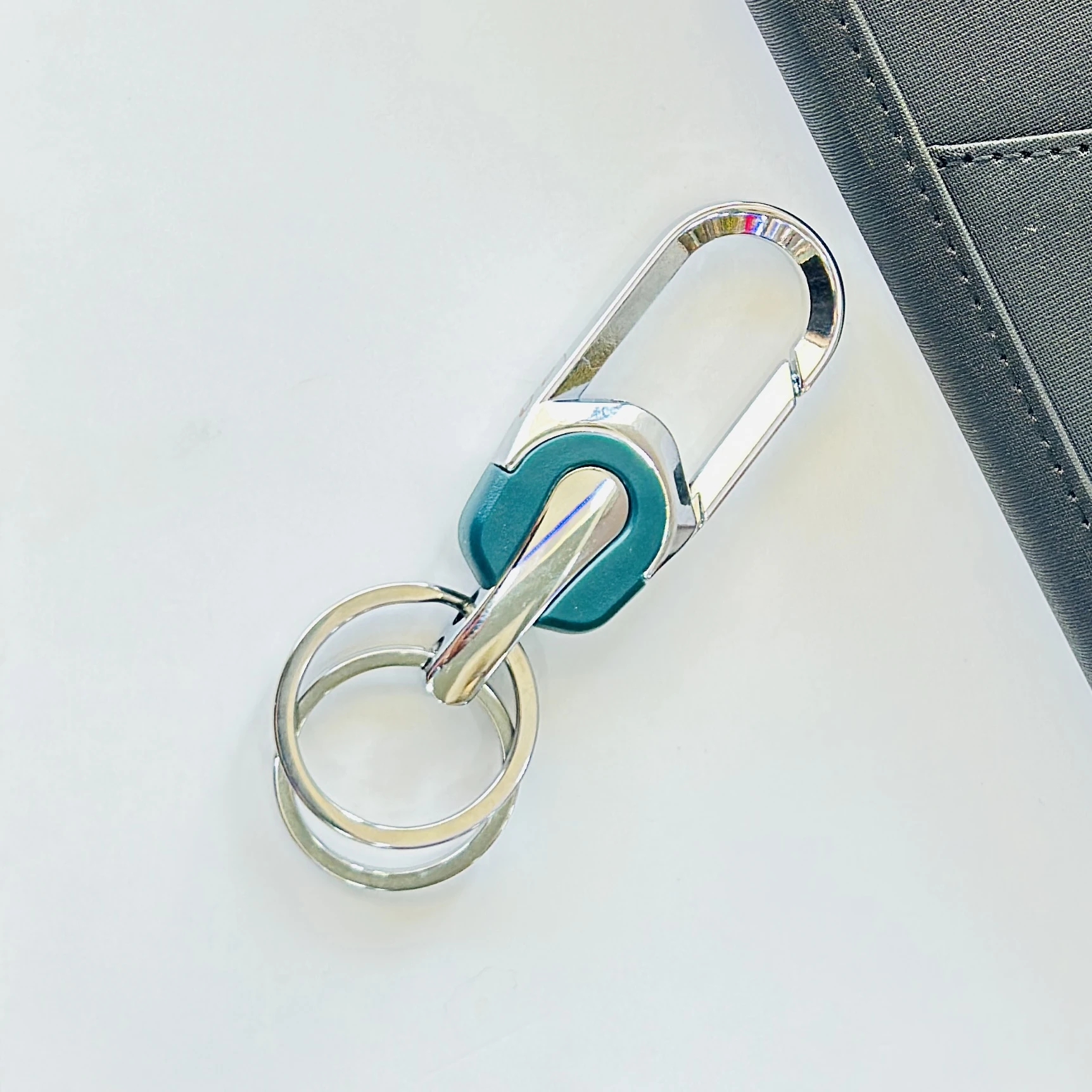 Omuda Metal Keychain