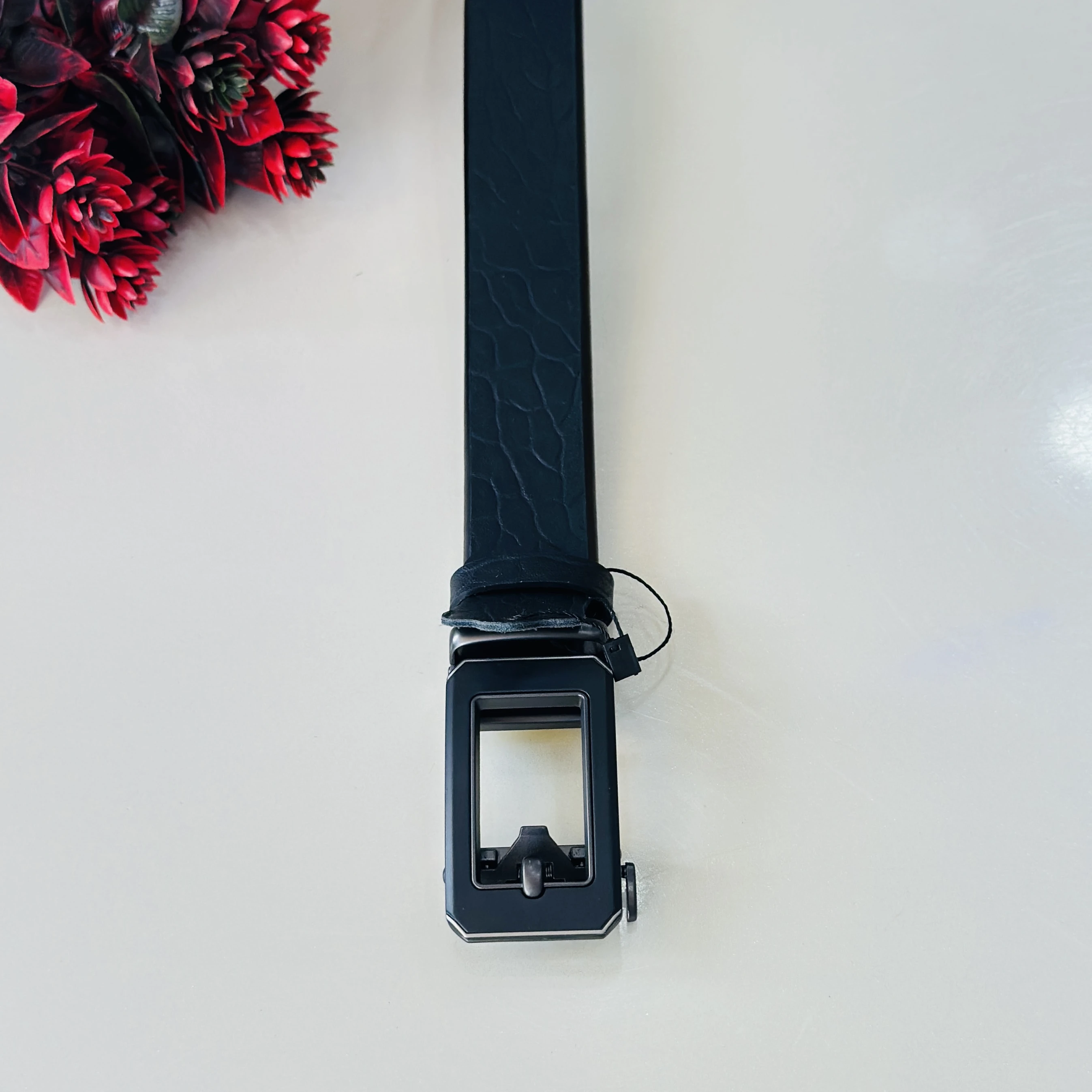 Black textured leather automatic ratchet belt