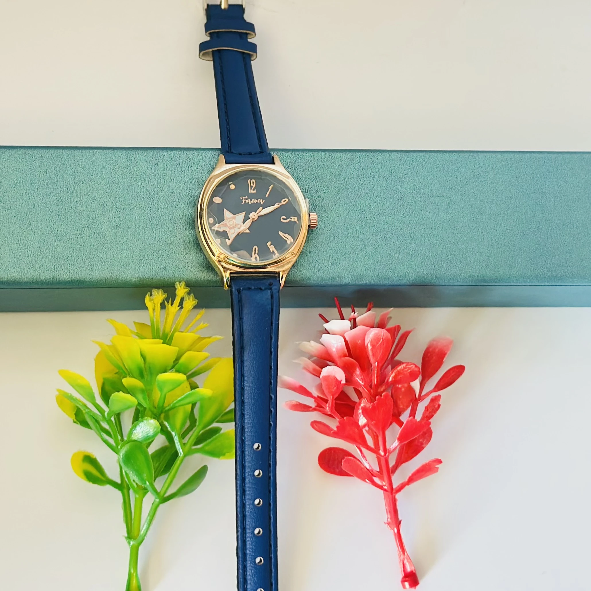 Quartz analog Watch for women