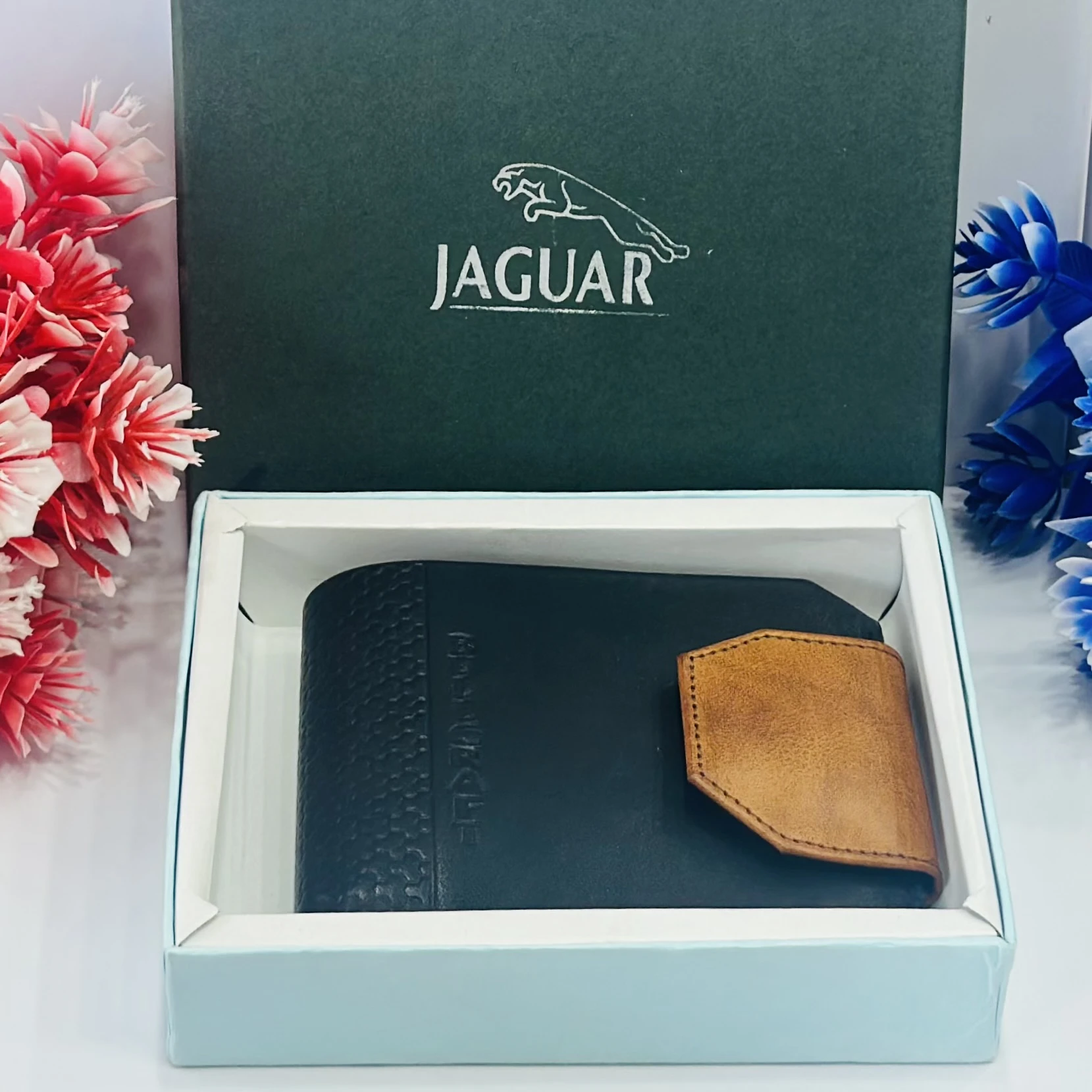 Jaguar Men Bi Fold Leather Wallet