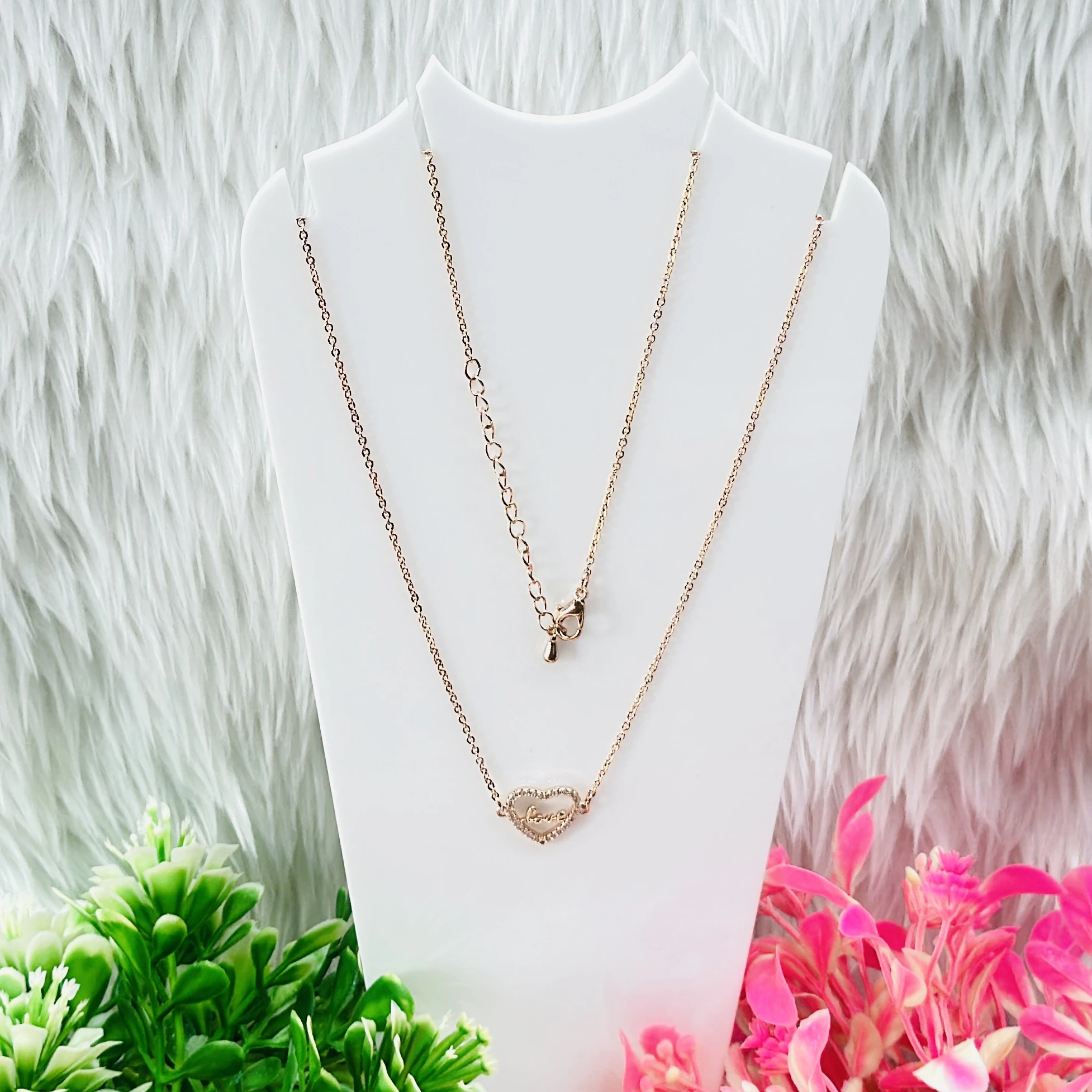 Rose gold necklace resembles styles