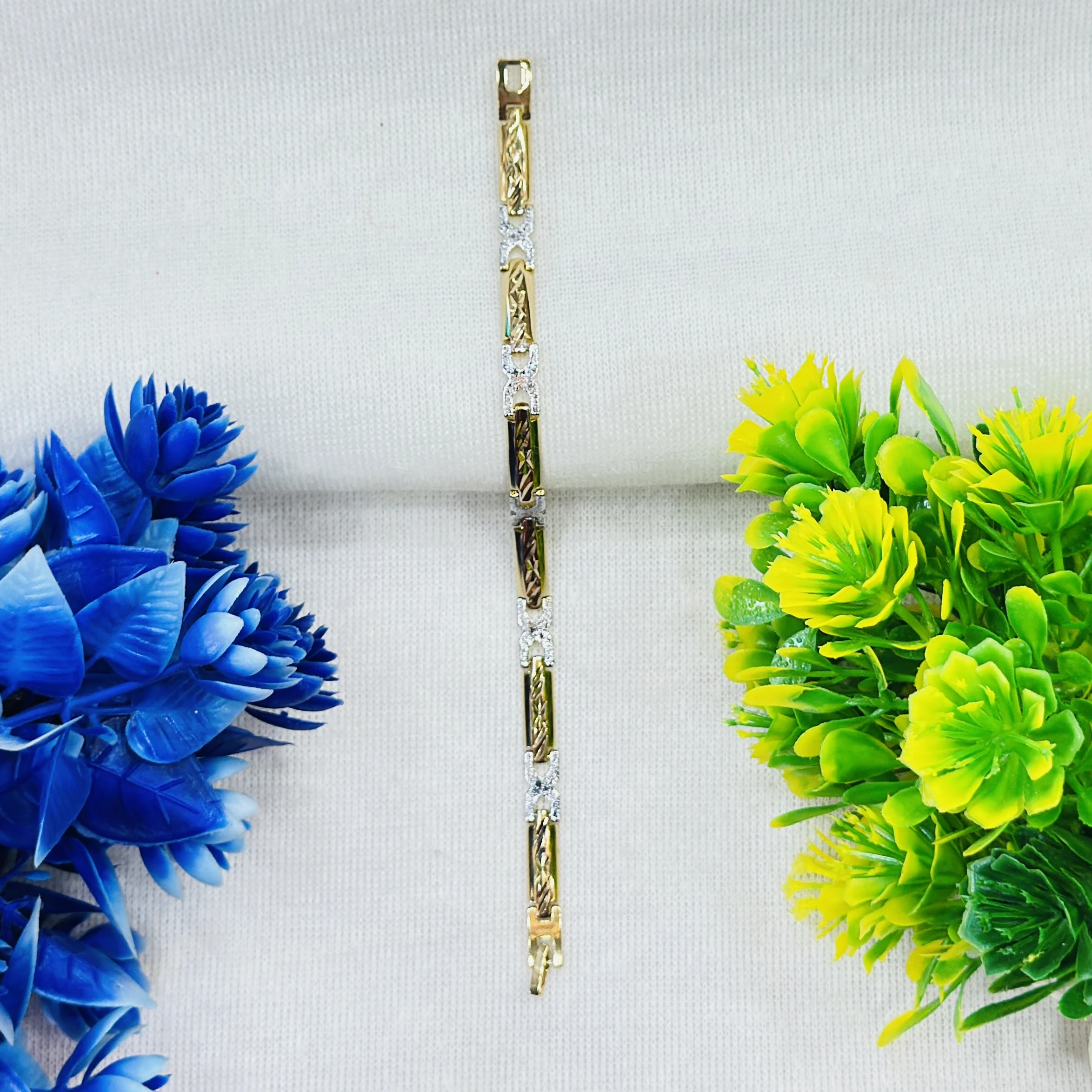 Gold and diamond gents bracelet