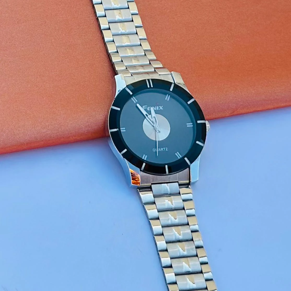 Silver analog watch For man’s