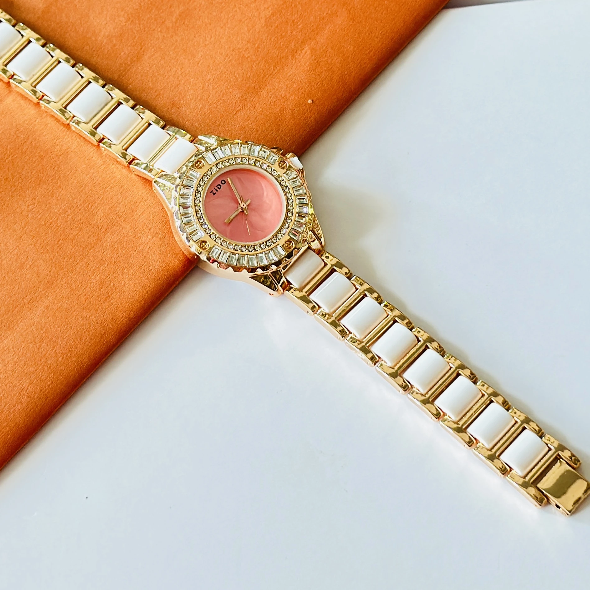 Quartz analog Watch