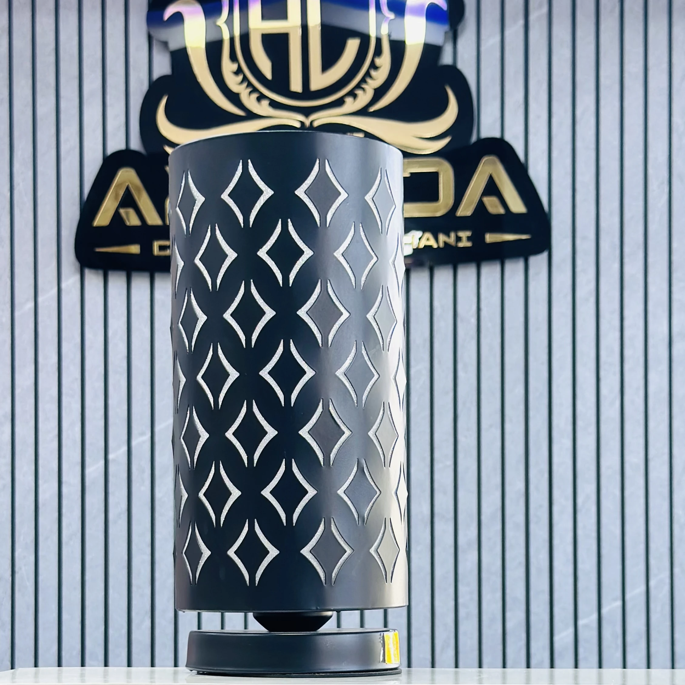 Black table lamp(SKU-IJUXYF)