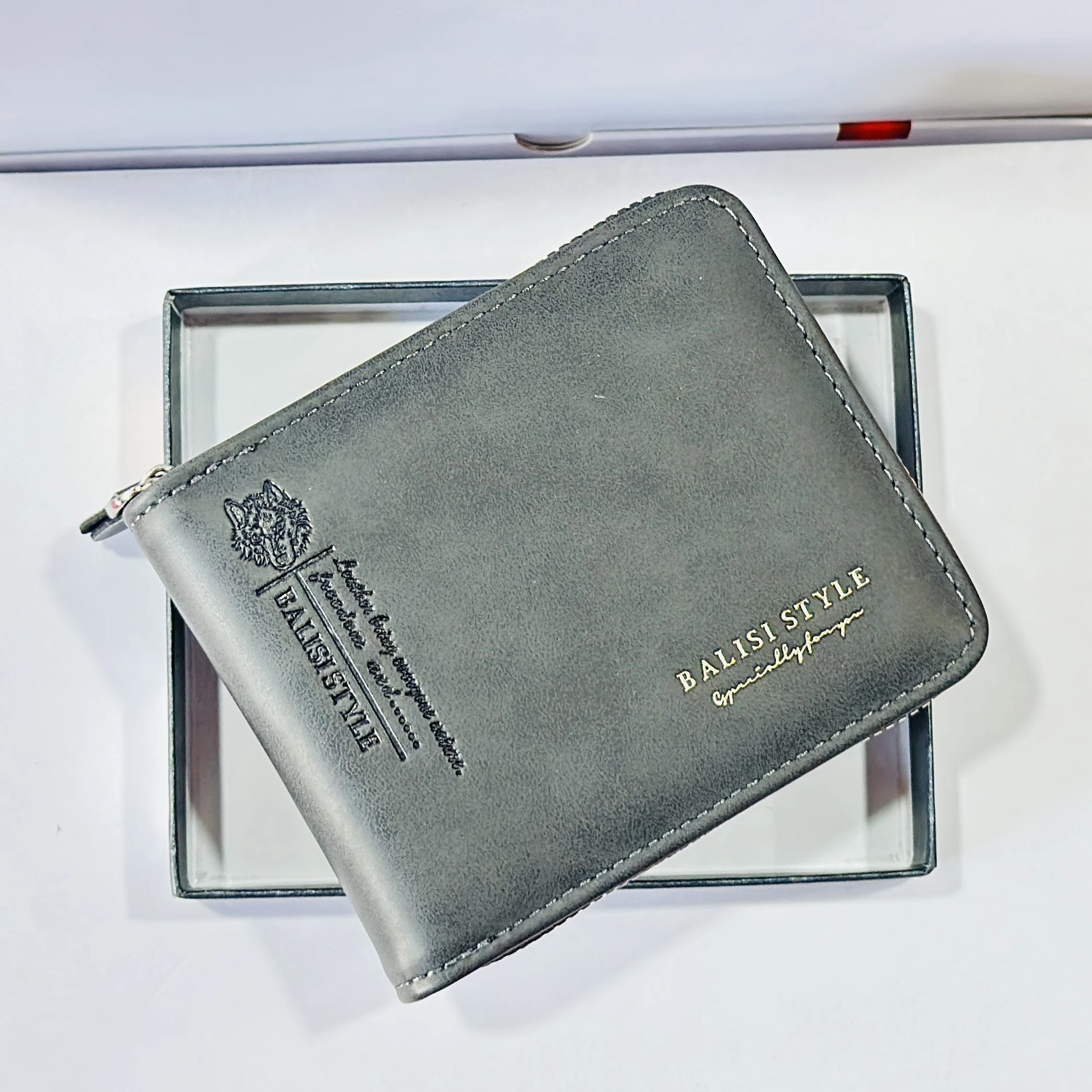 Balisi Style grey leather-style men's zippered wallet.