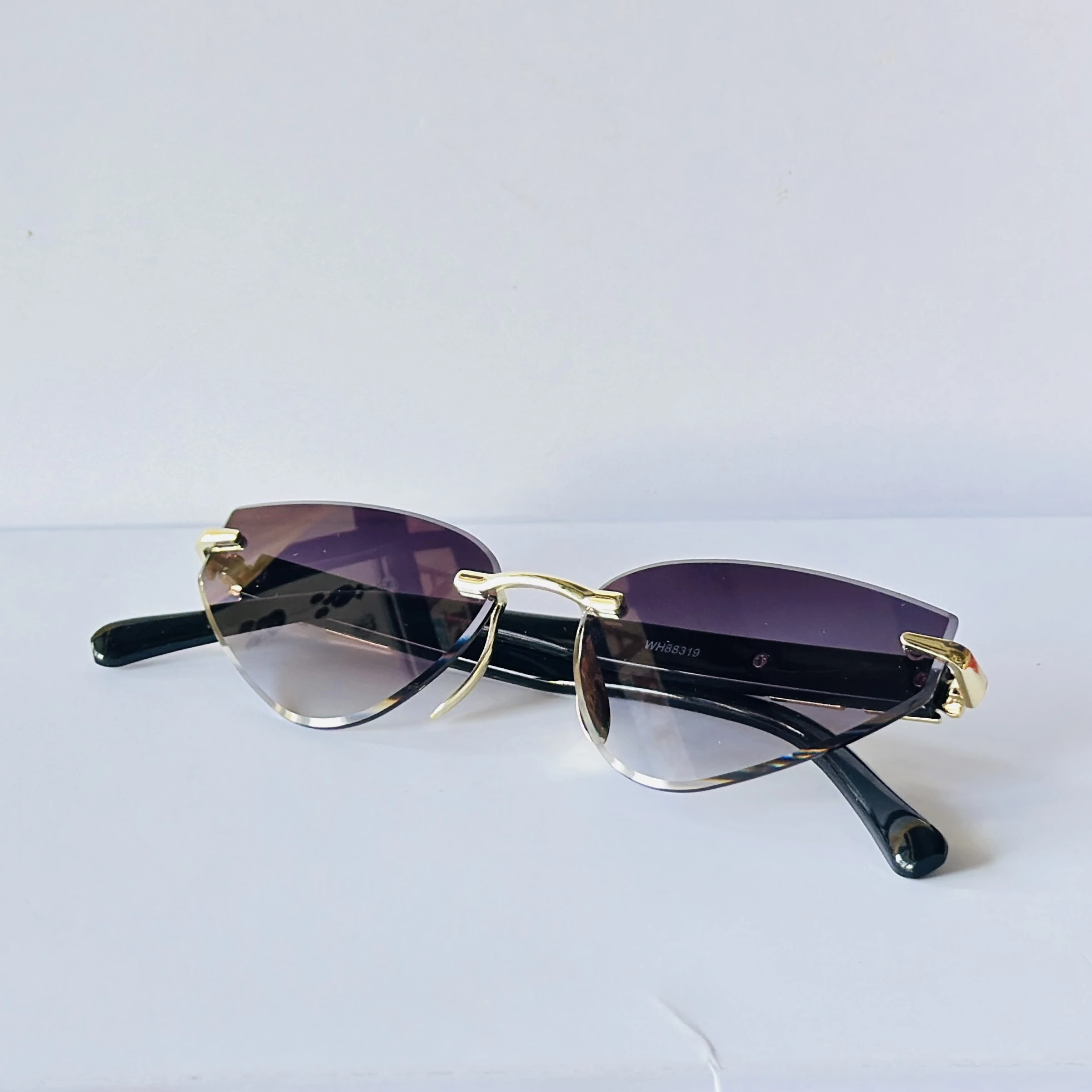 Rimless rectangular sunglasses