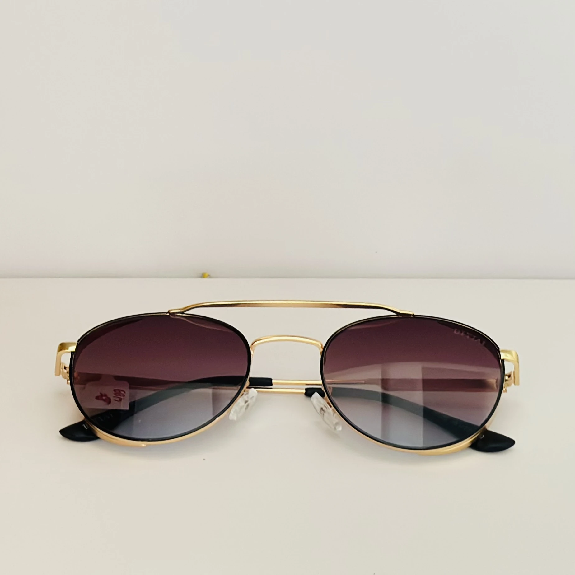 Mont Davis 2252 aviator sunglasses in golden and black.