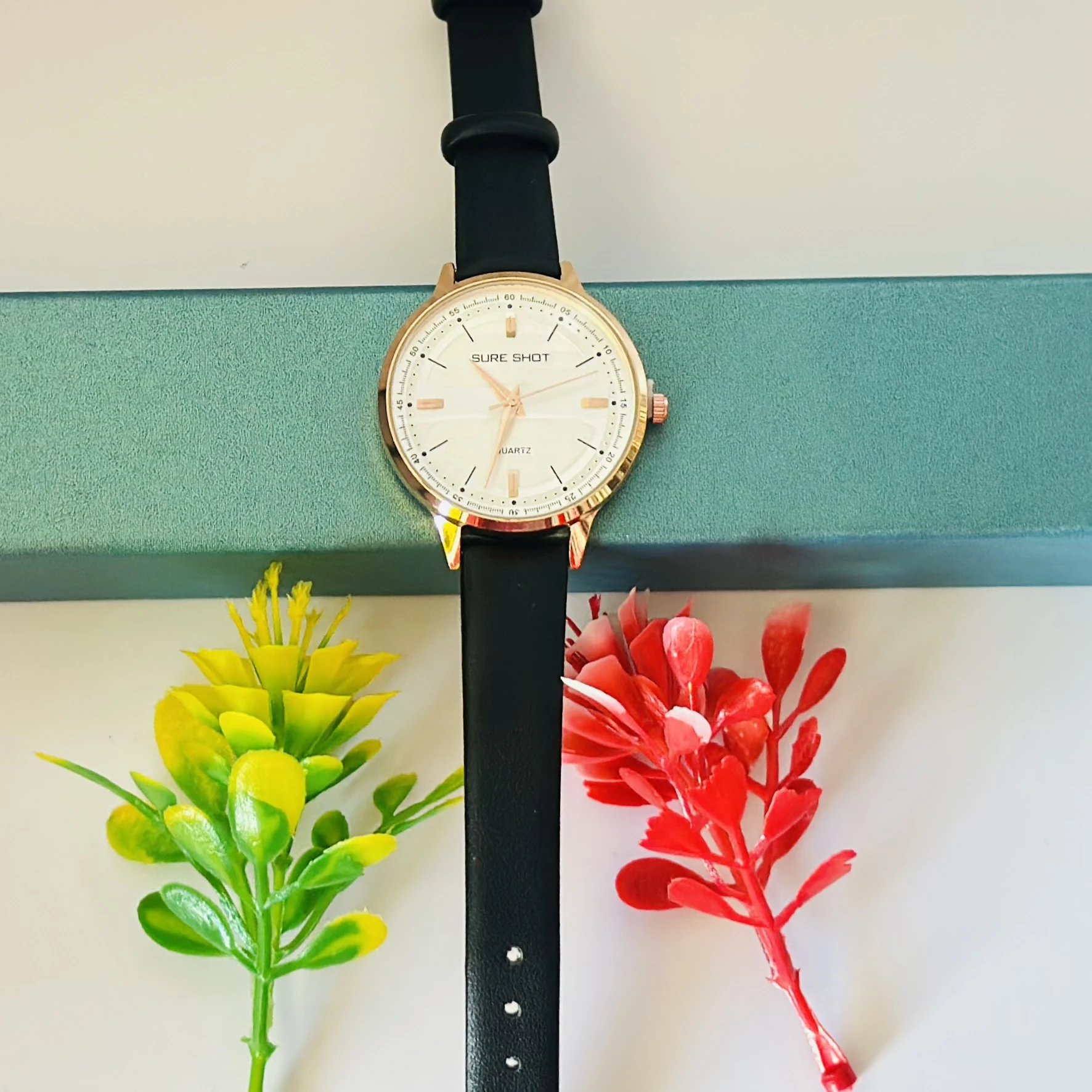 U&I analog watch for women