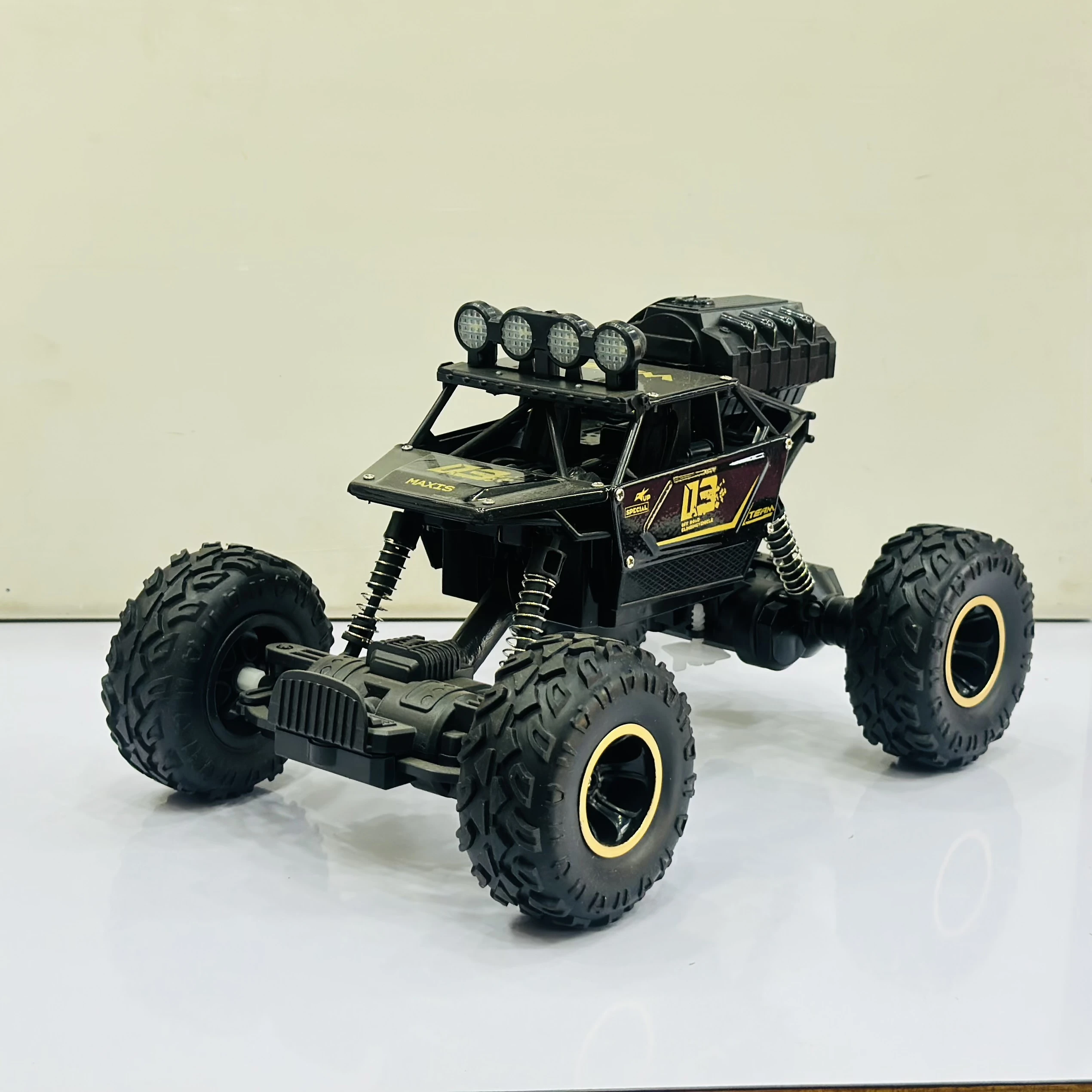 Toybei Rock Crawler Alloy Material 1:16 Scale remote control monster truck.