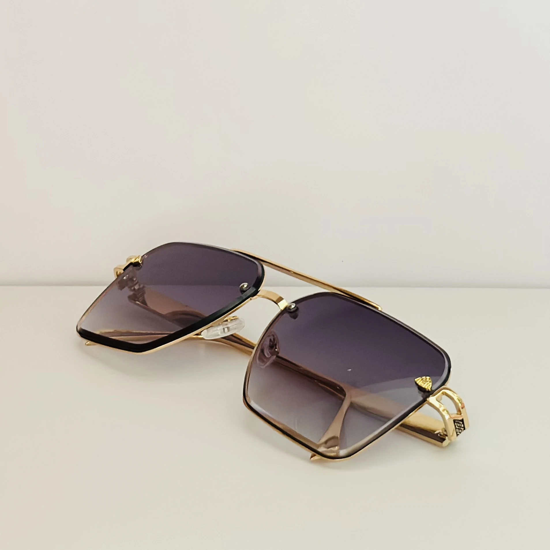 Square aviator sunglasses